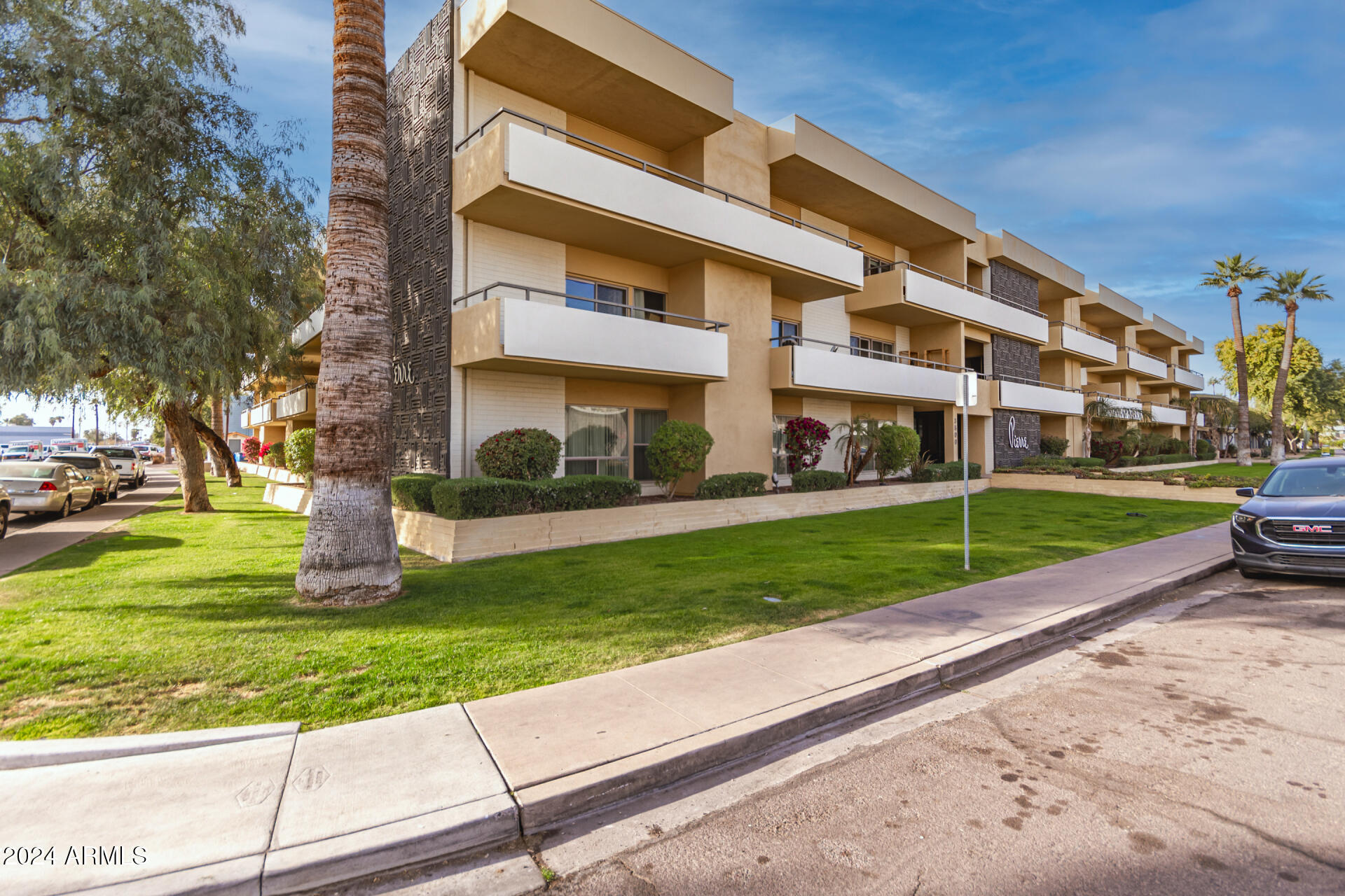 3600 N 5TH Avenue 304