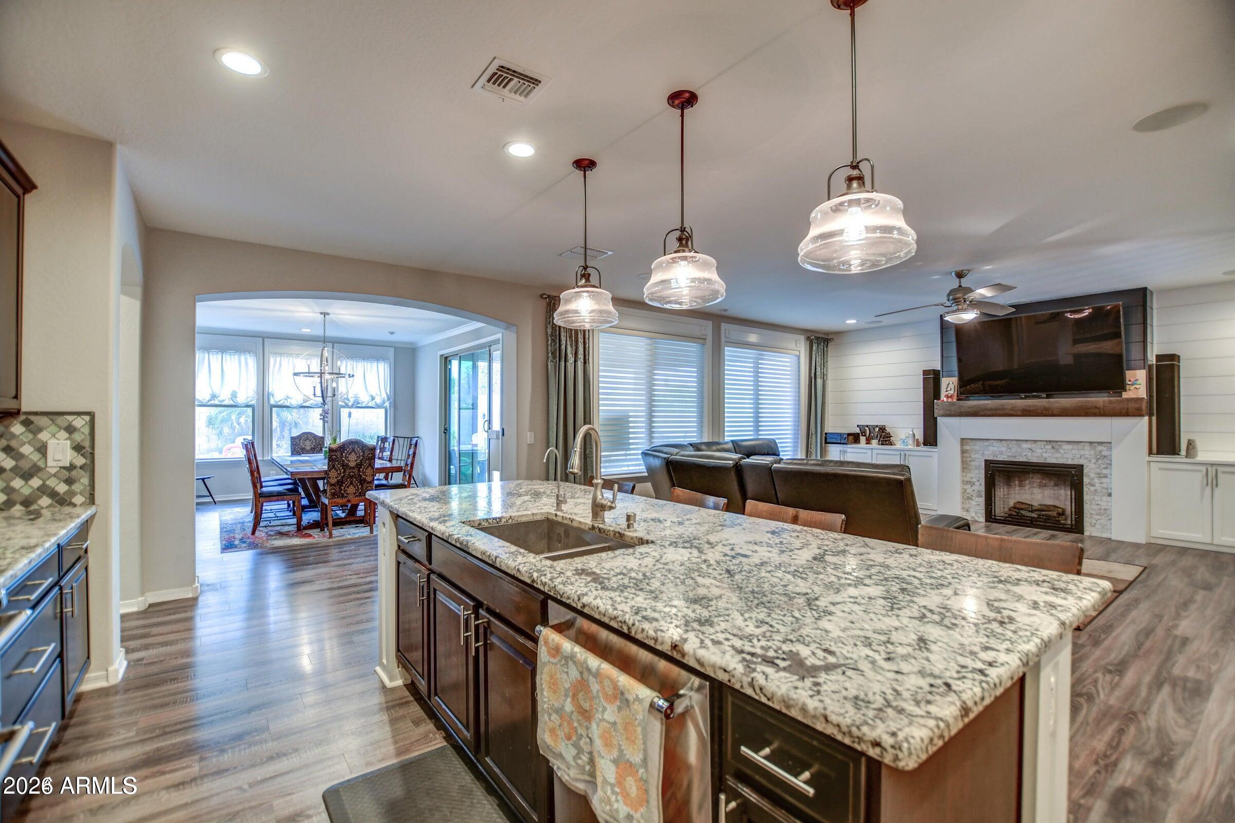 7260 E PORTOBELLO Avenue