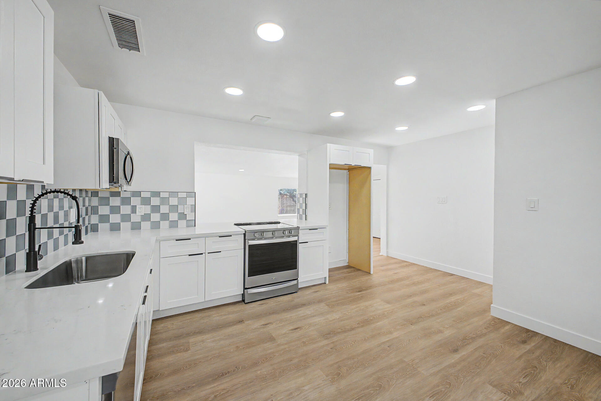 6220 S 46TH Place