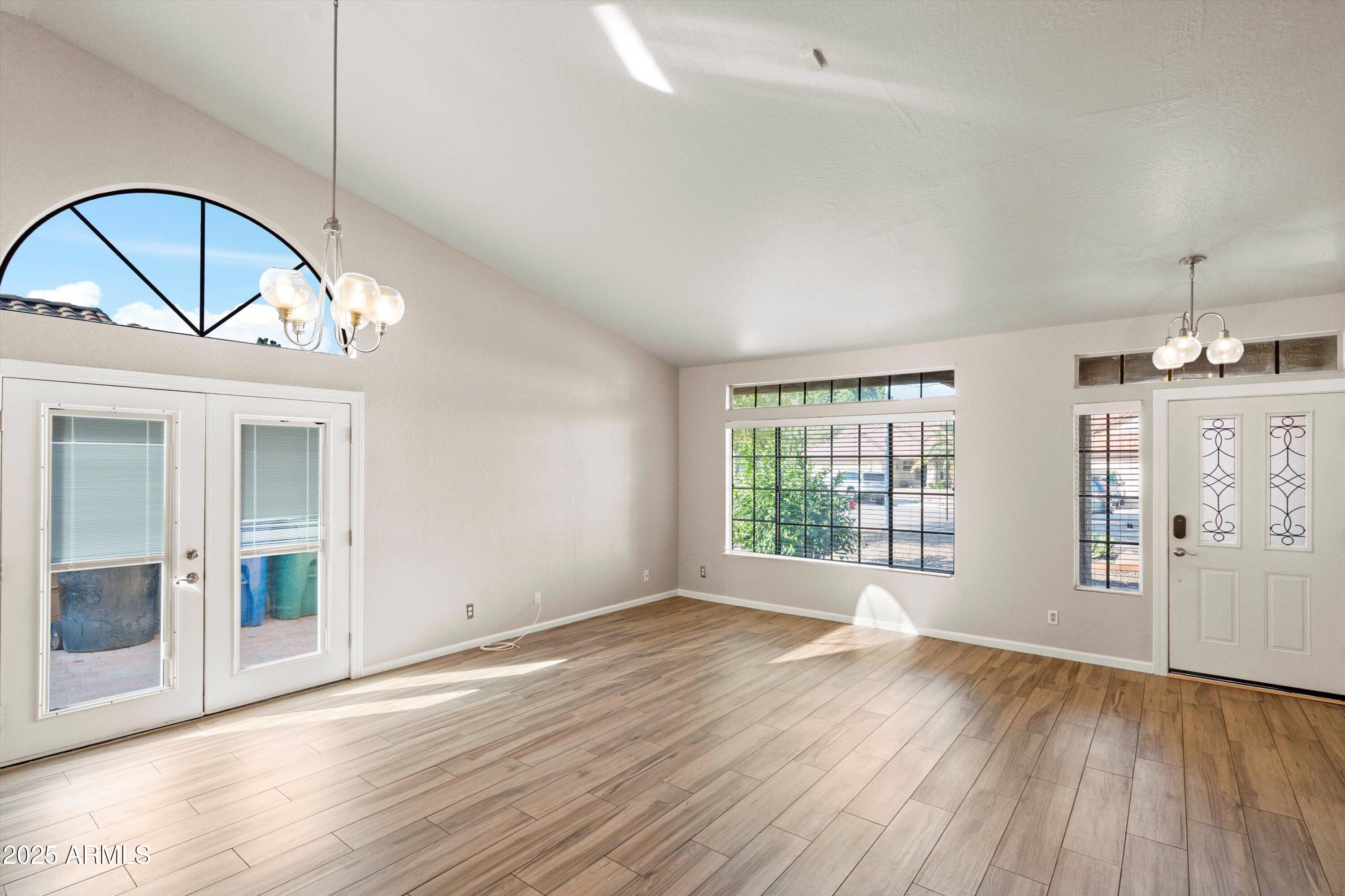 5255 E GREENWAY Circle