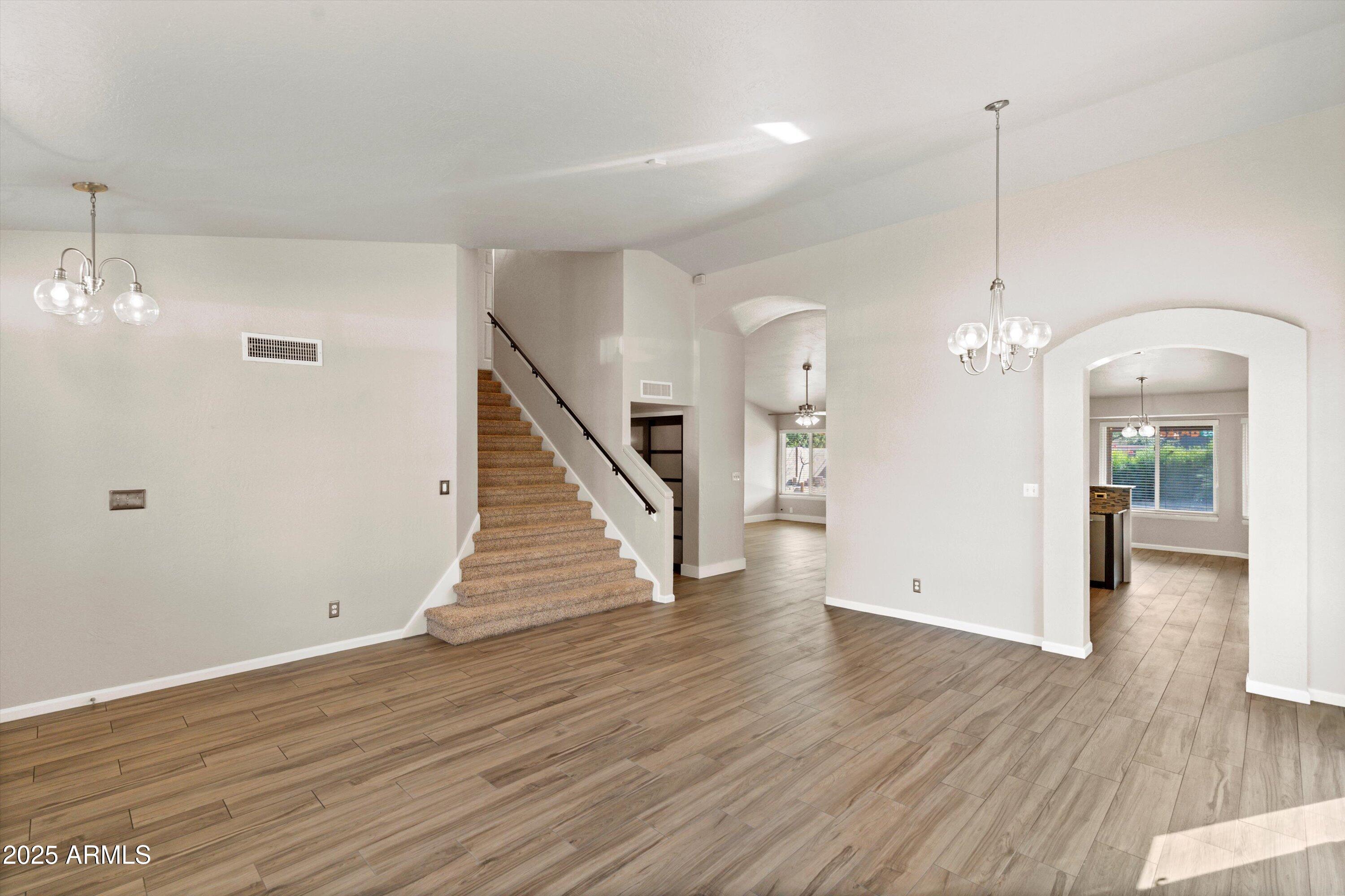 5255 E GREENWAY Circle