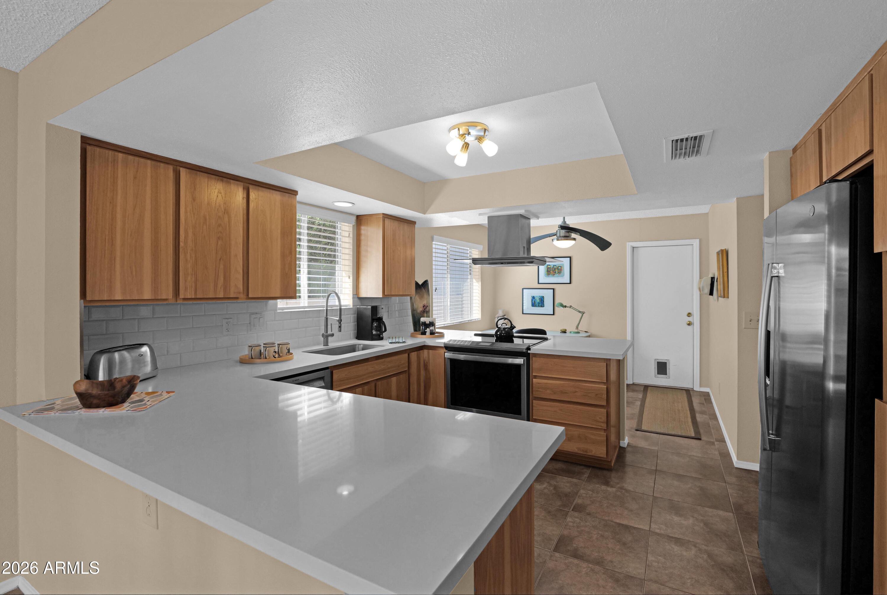 26609 S HOLLYGREEN Drive