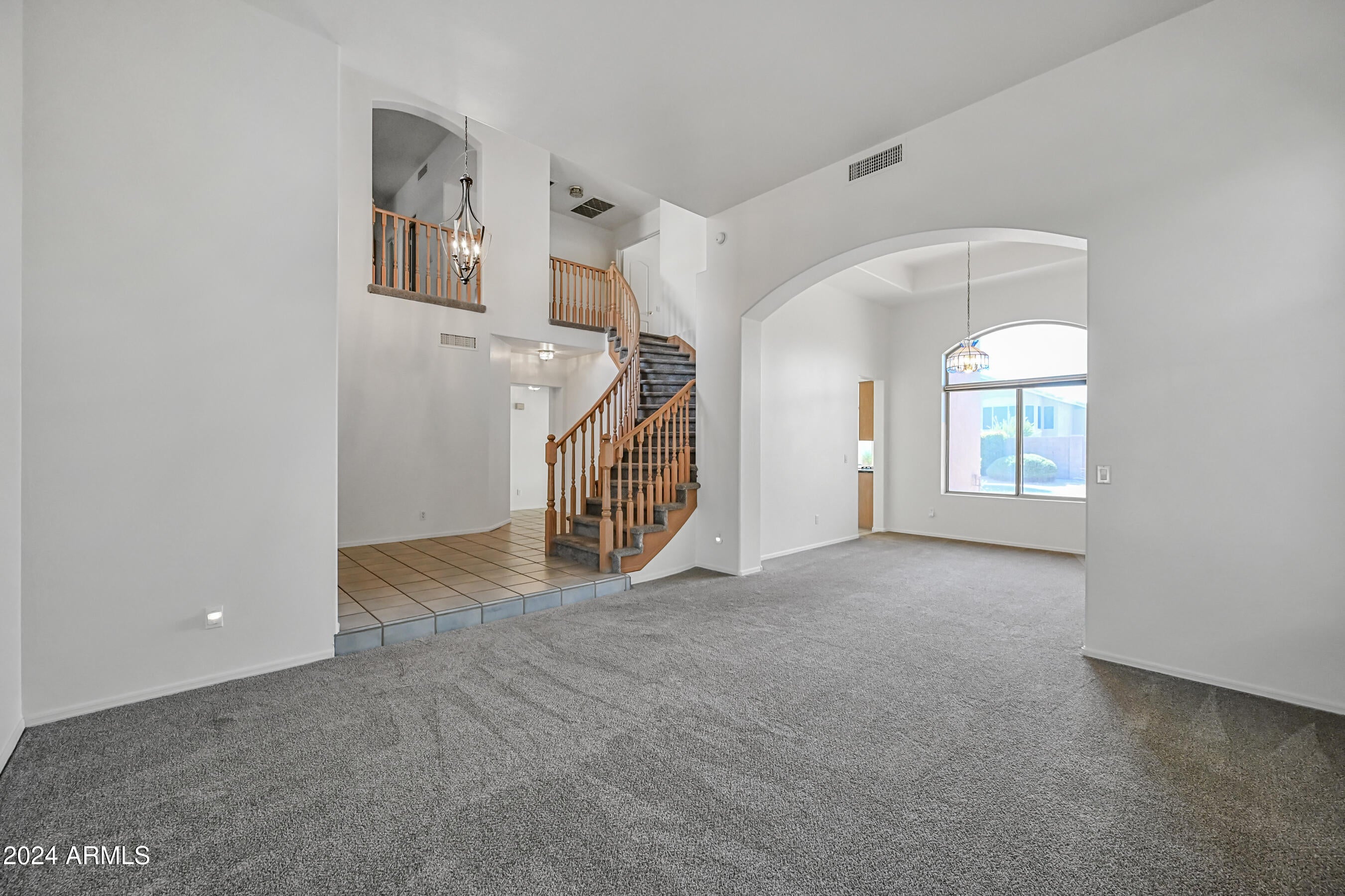 4633 E Robin Lane