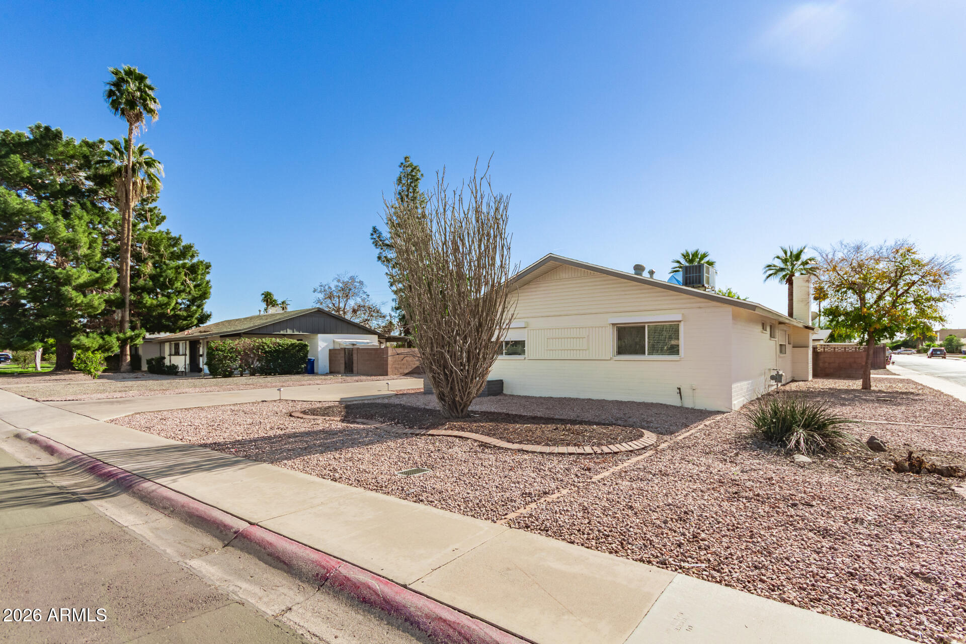 105 E MANHATTON Drive