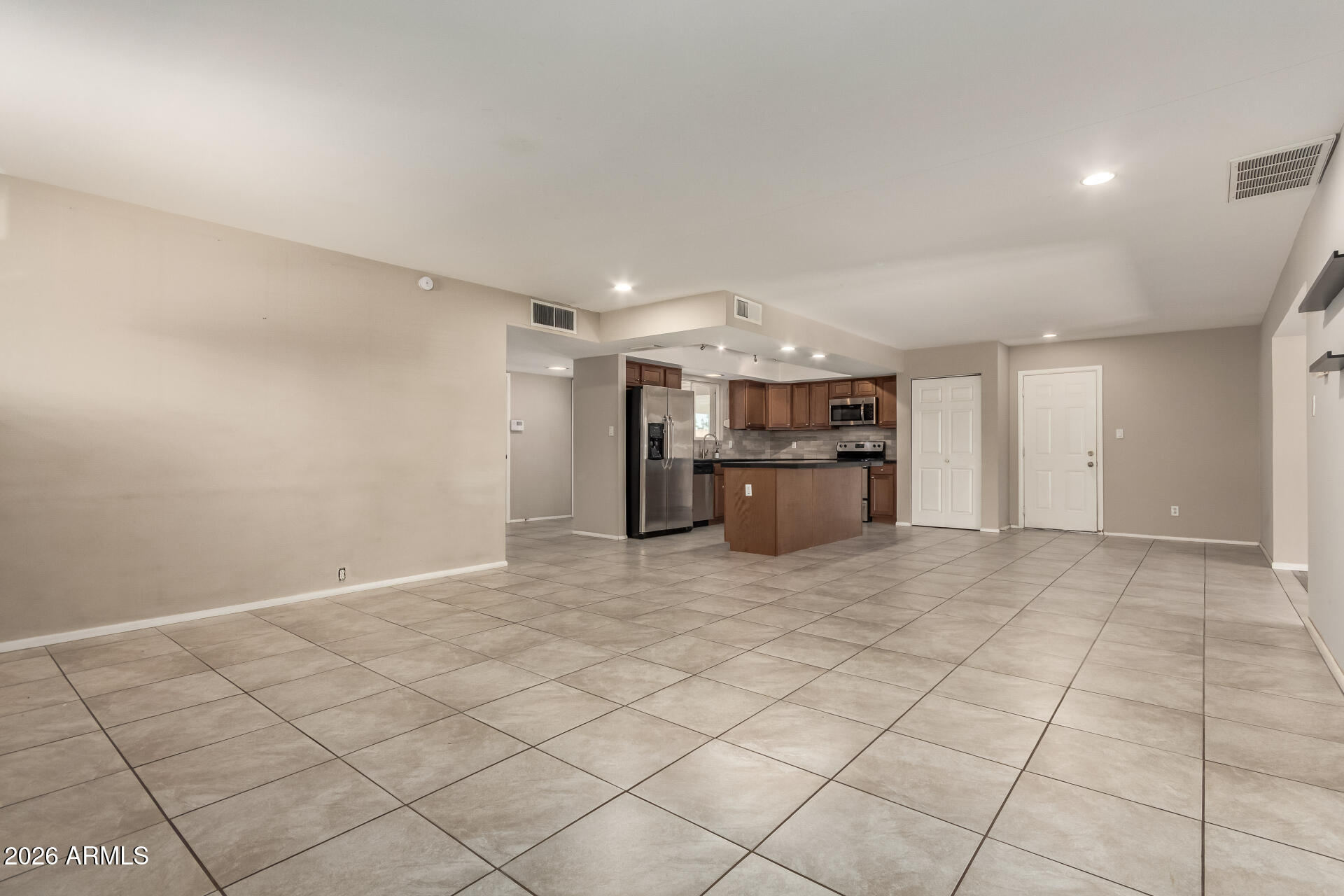 105 E MANHATTON Drive