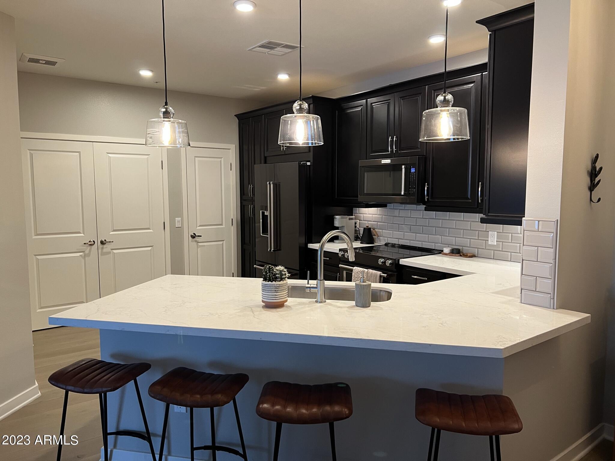 2511 W QUEEN CREEK Road 250