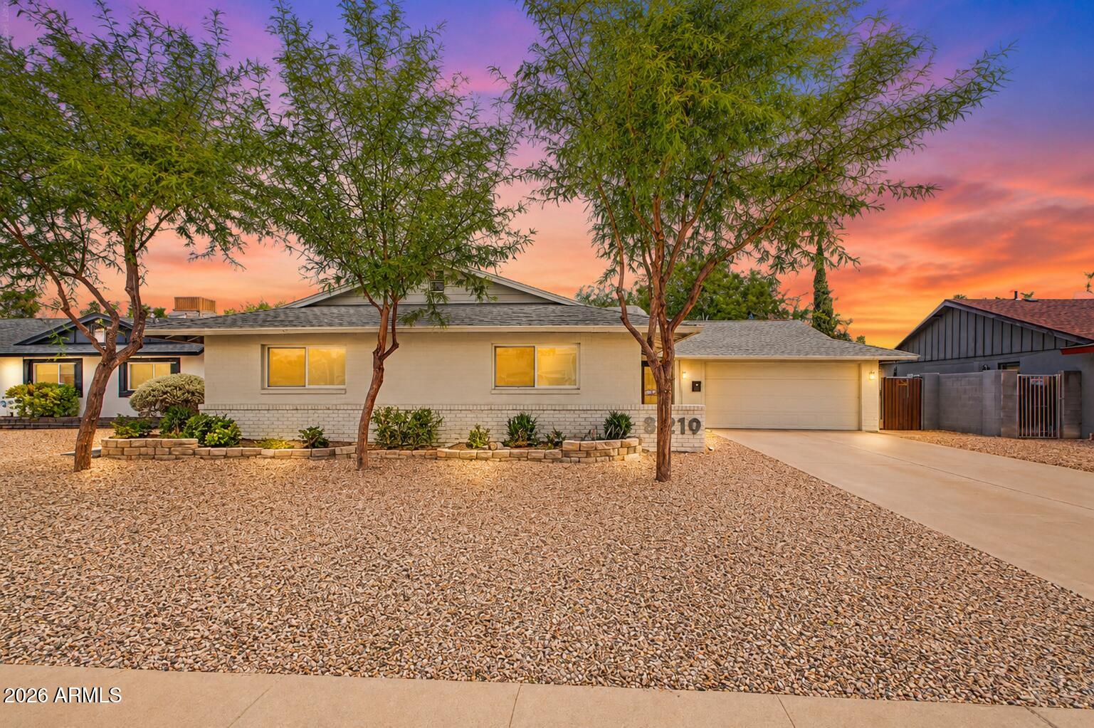 8219 E VALLEY VIEW Road