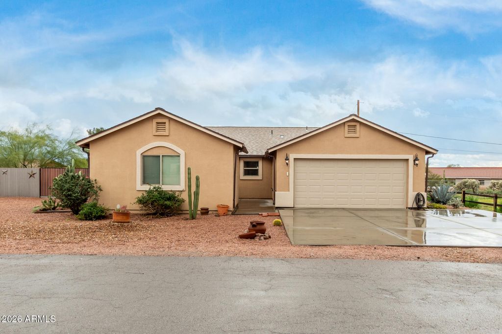 Photo of 10393 E Fortuna Avenue, Gold Canyon, AZ 85118 (MLS # 6966441)