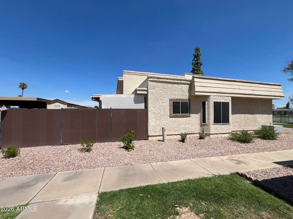 Photo of 925 E Lodge Drive, Tempe, AZ 85283 (MLS # 7056187)