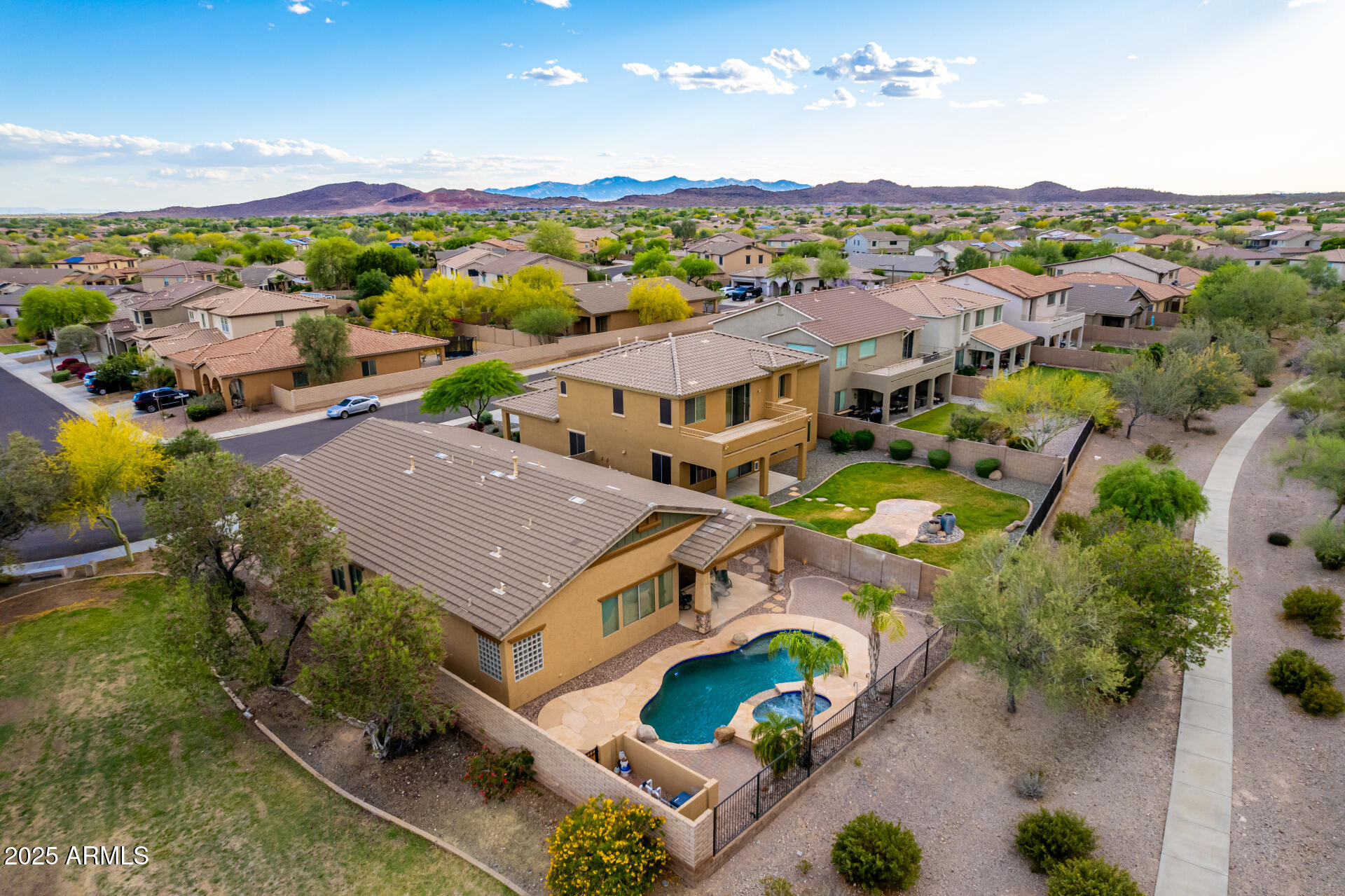 12702 W DOVE WING Way
