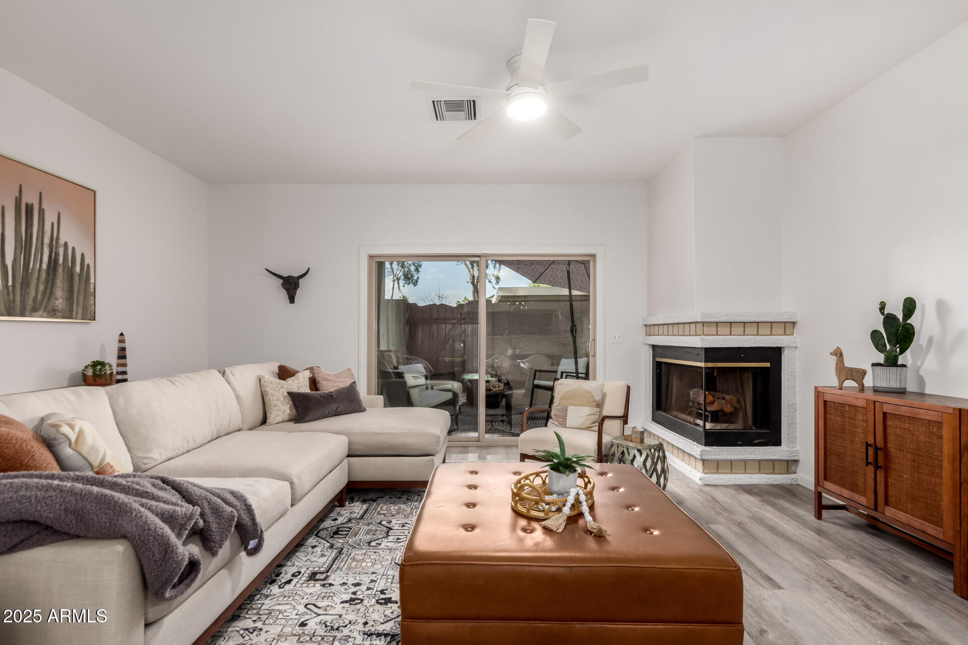 500 N ROOSEVELT Avenue 102