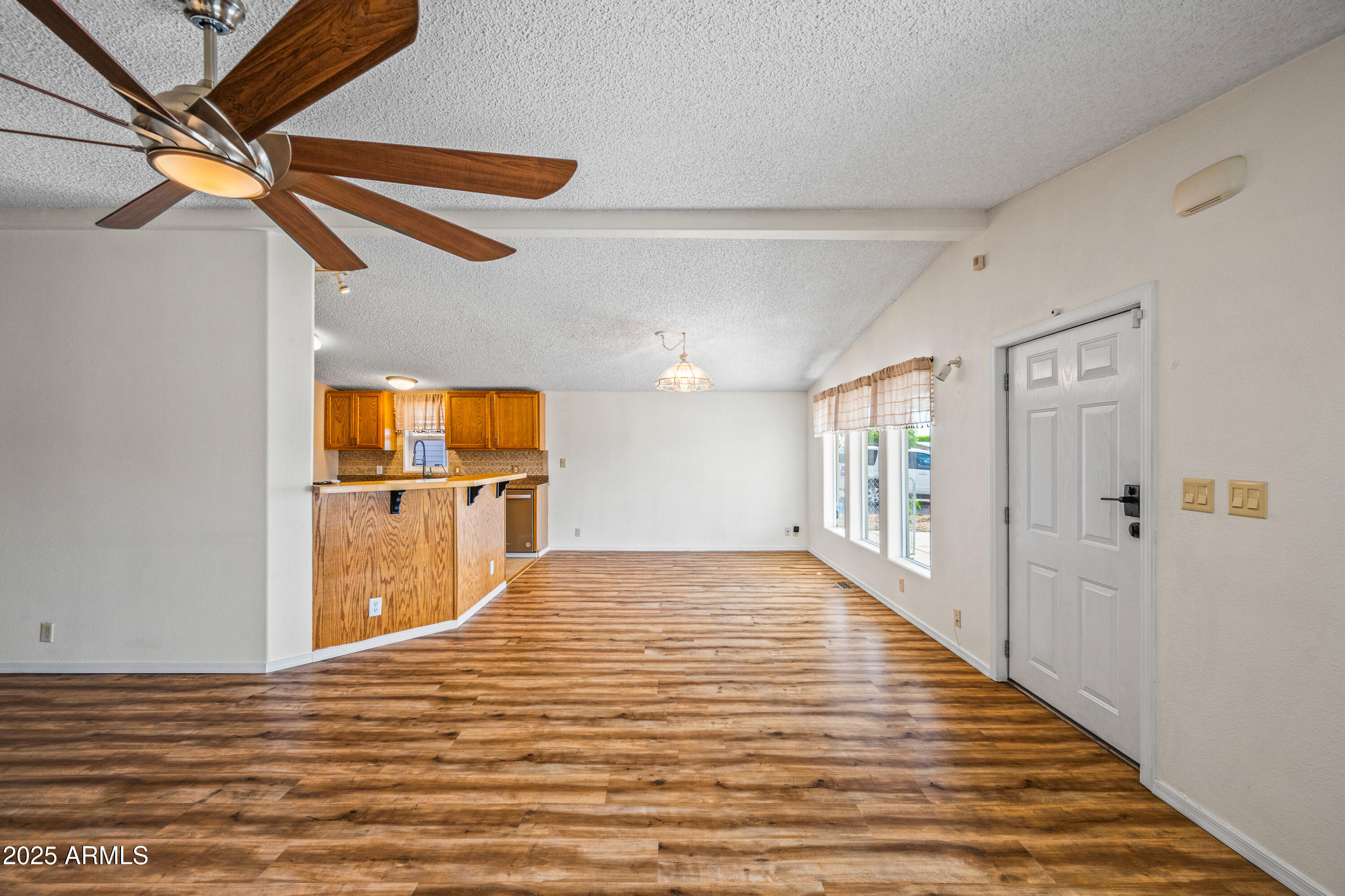 7642 E HOLMES Avenue