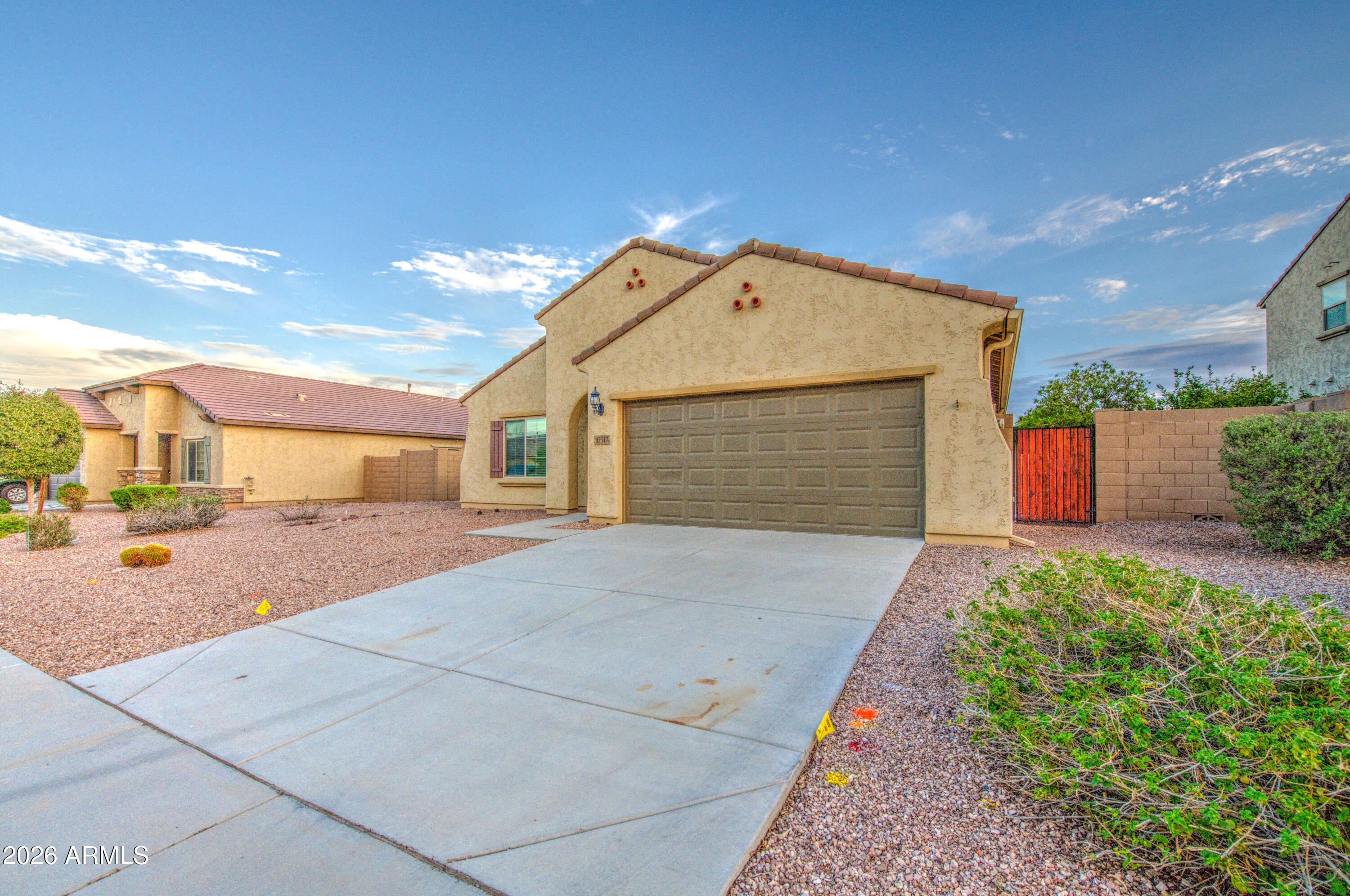 17517 W PINNACLE VISTA Drive