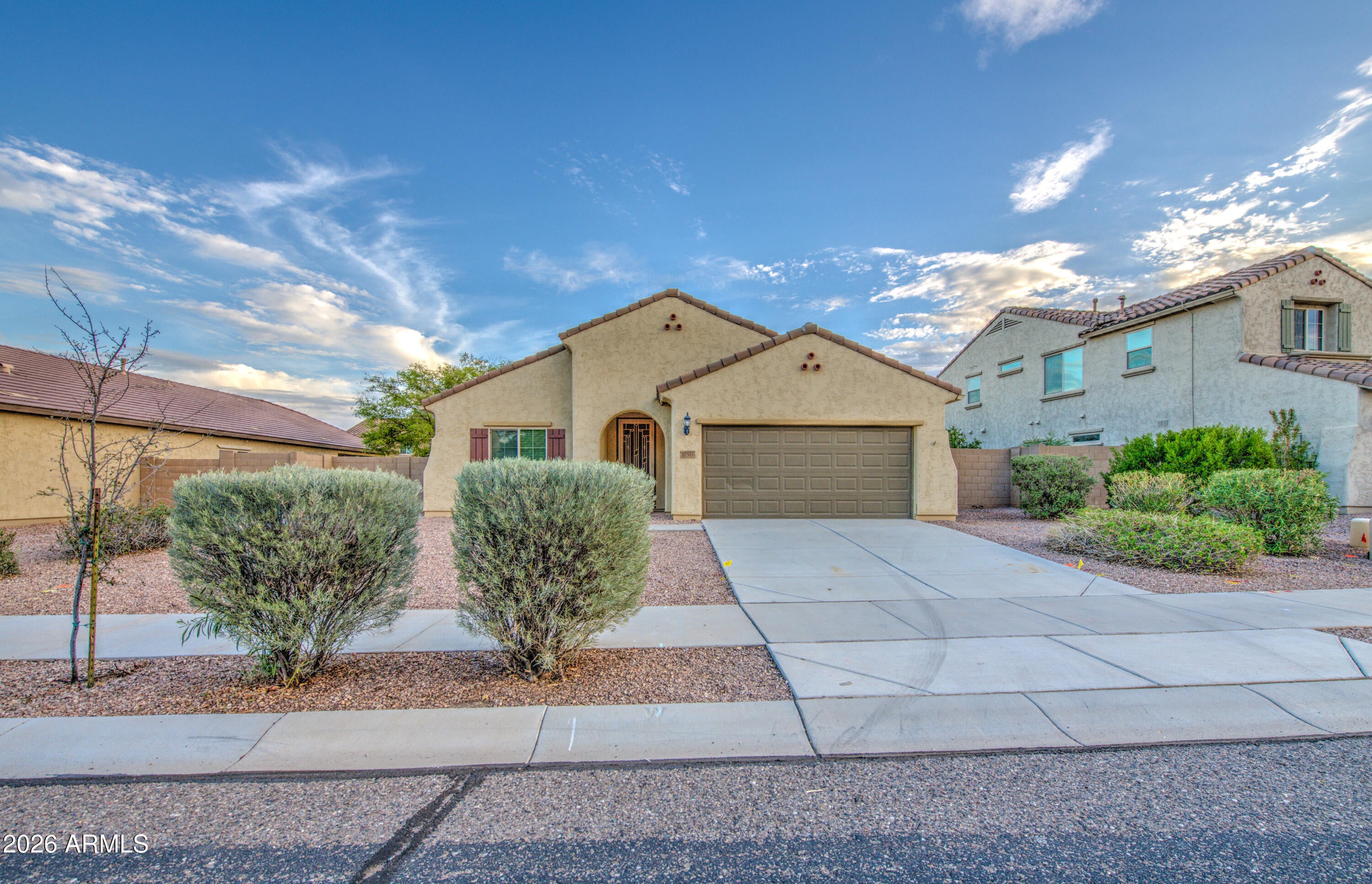 17517 W PINNACLE VISTA Drive