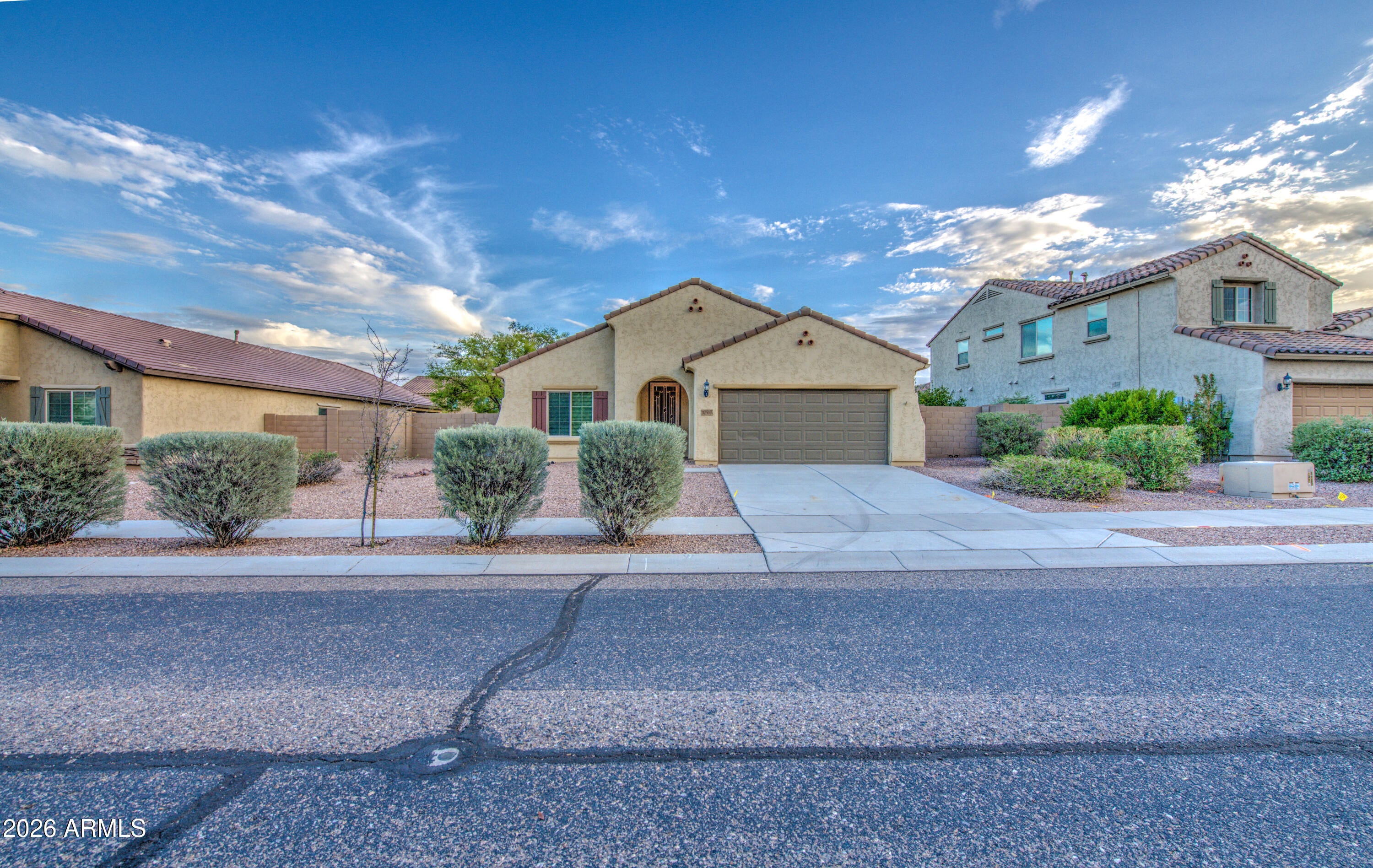 17517 W PINNACLE VISTA Drive