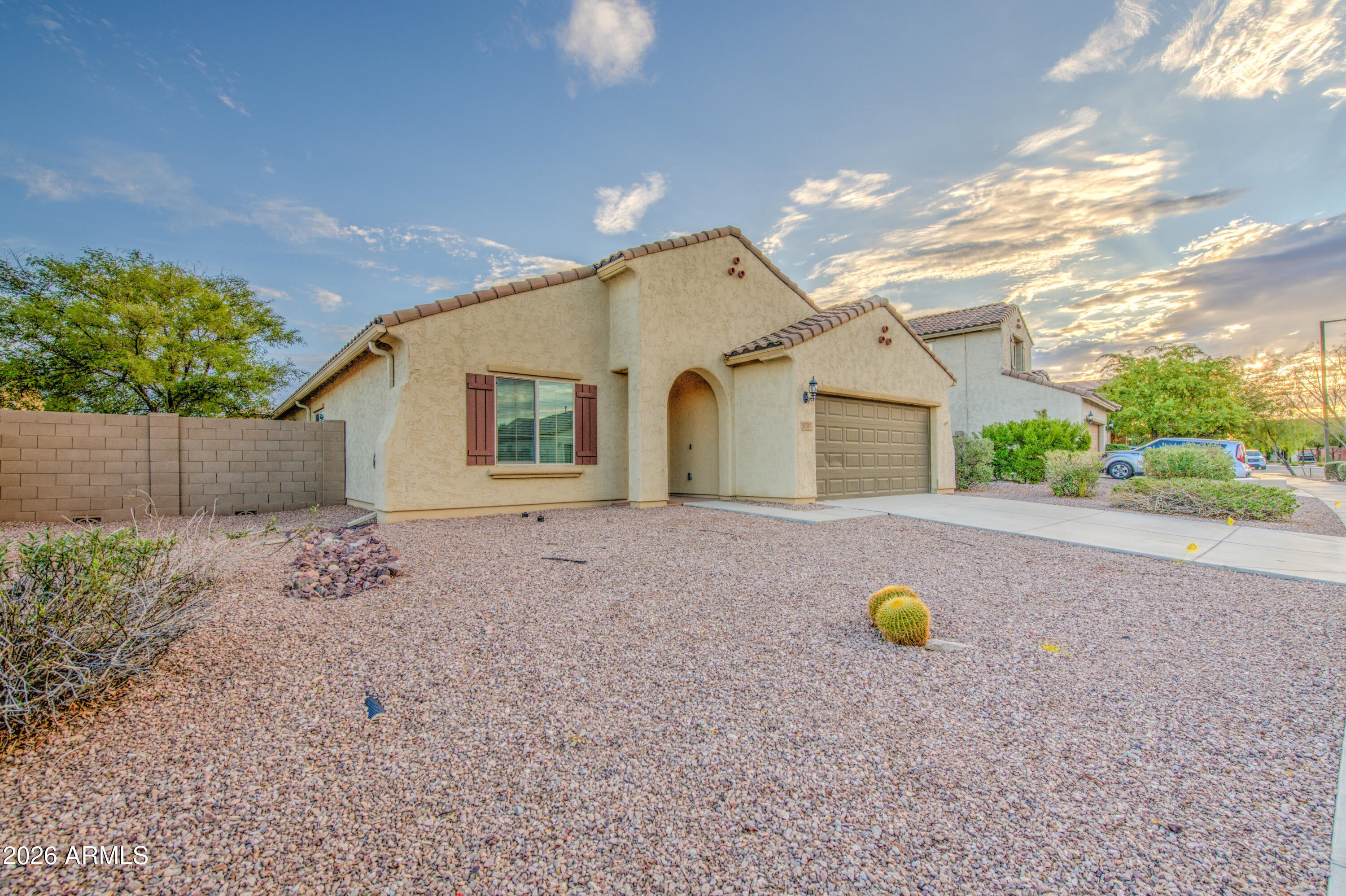 17517 W PINNACLE VISTA Drive
