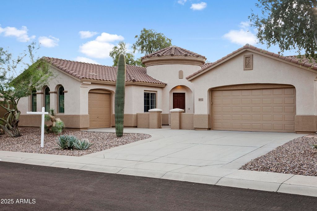 Photo of 40422 N Rolling Green Way, Anthem, AZ 85086 (MLS # 6947046)