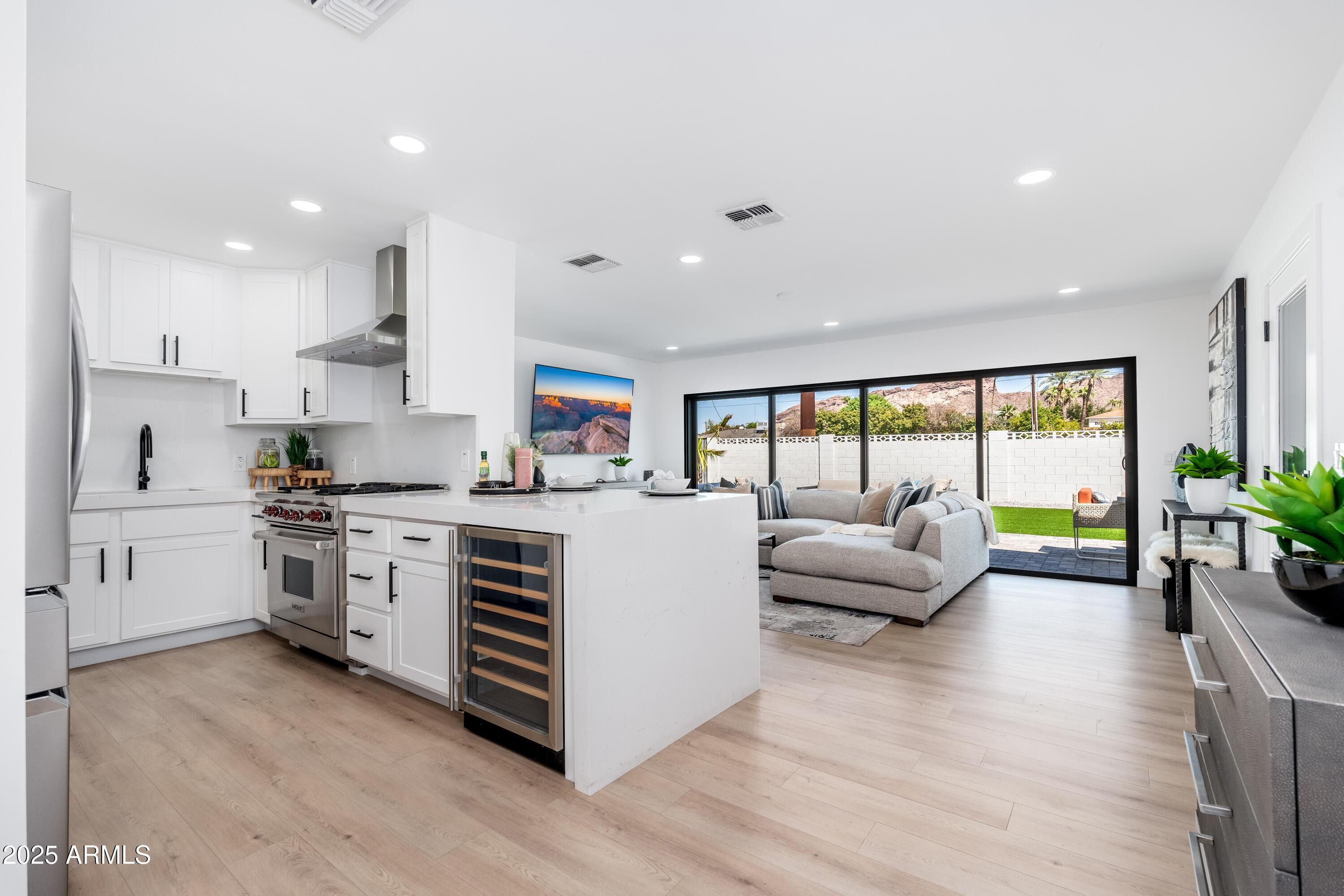 4464 E Campbell Avenue