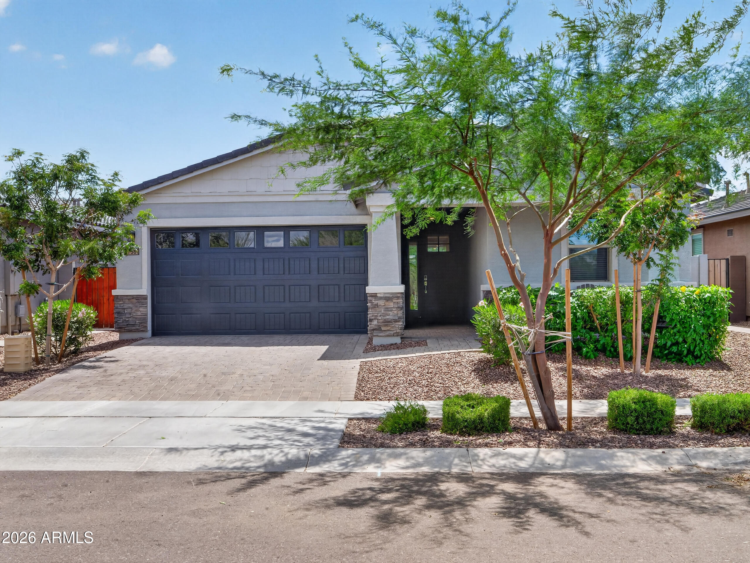 17381 W RUNNING DEER Trail