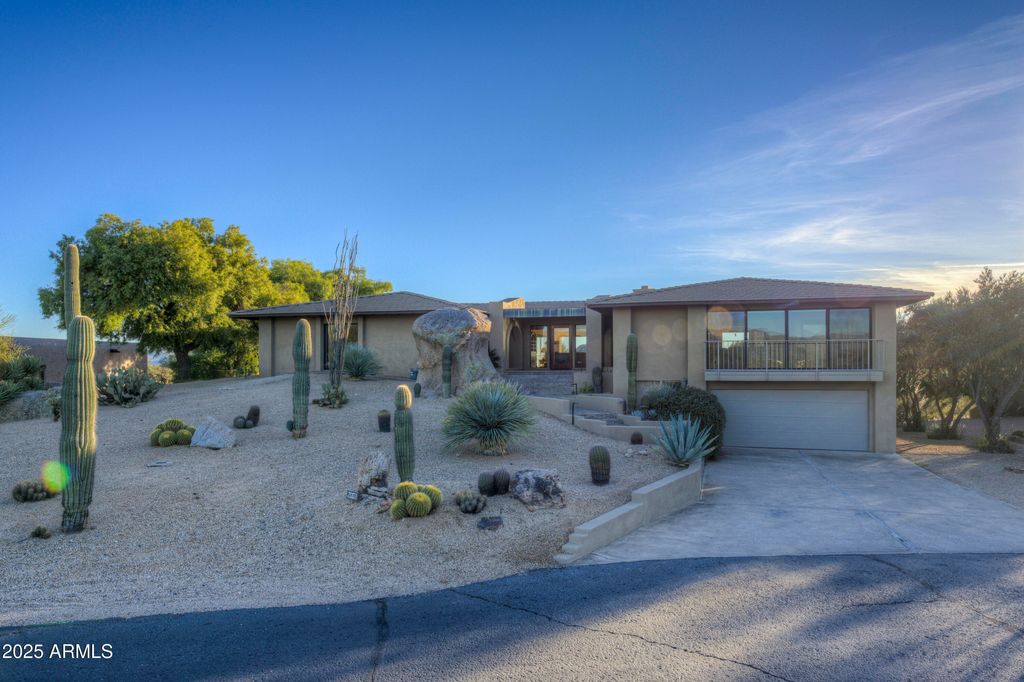 Photo of 2003 E Smoketree Drive, Carefree, AZ 85377 (MLS # 6959711)