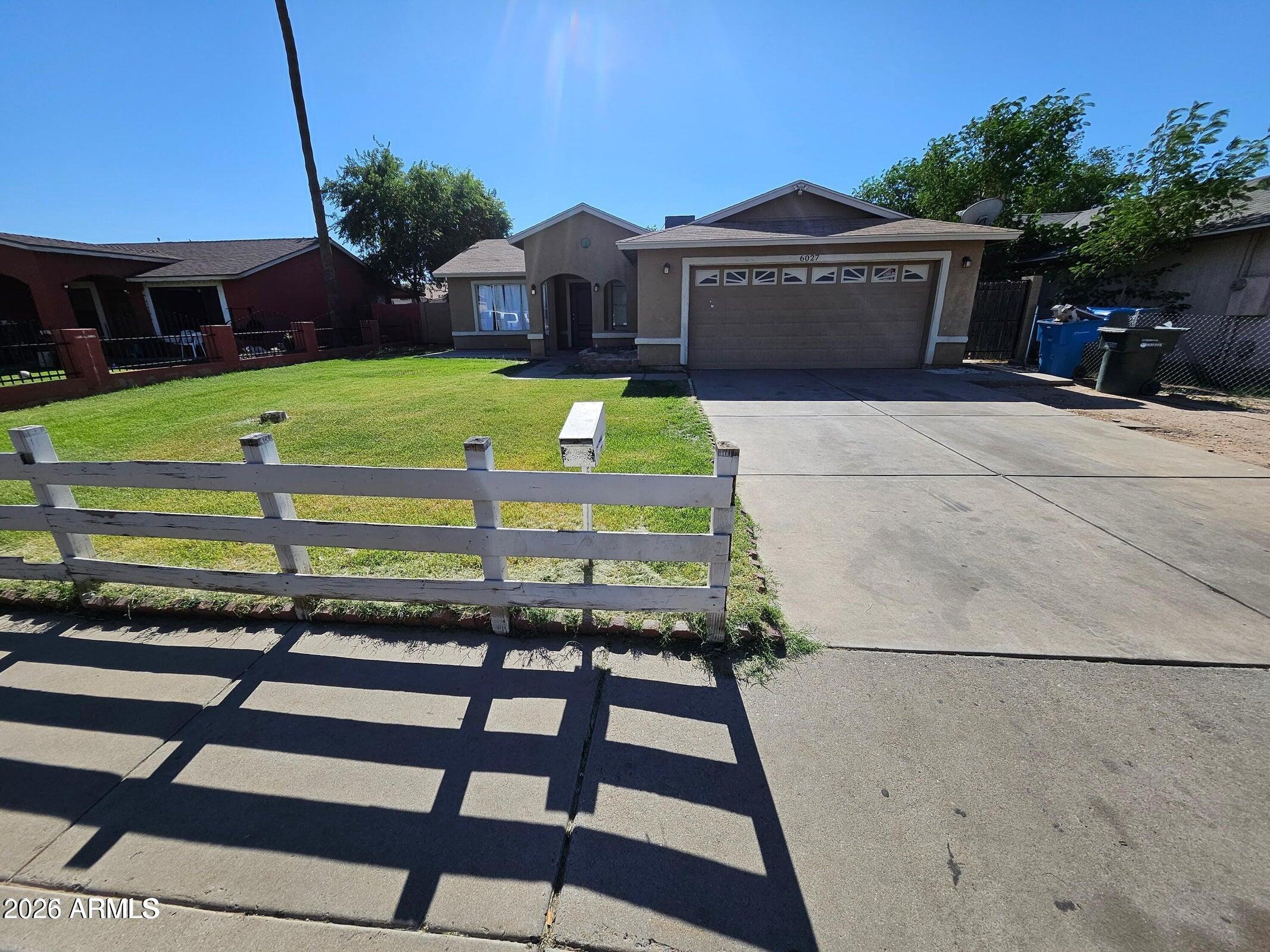 6027 W ROANOKE Avenue