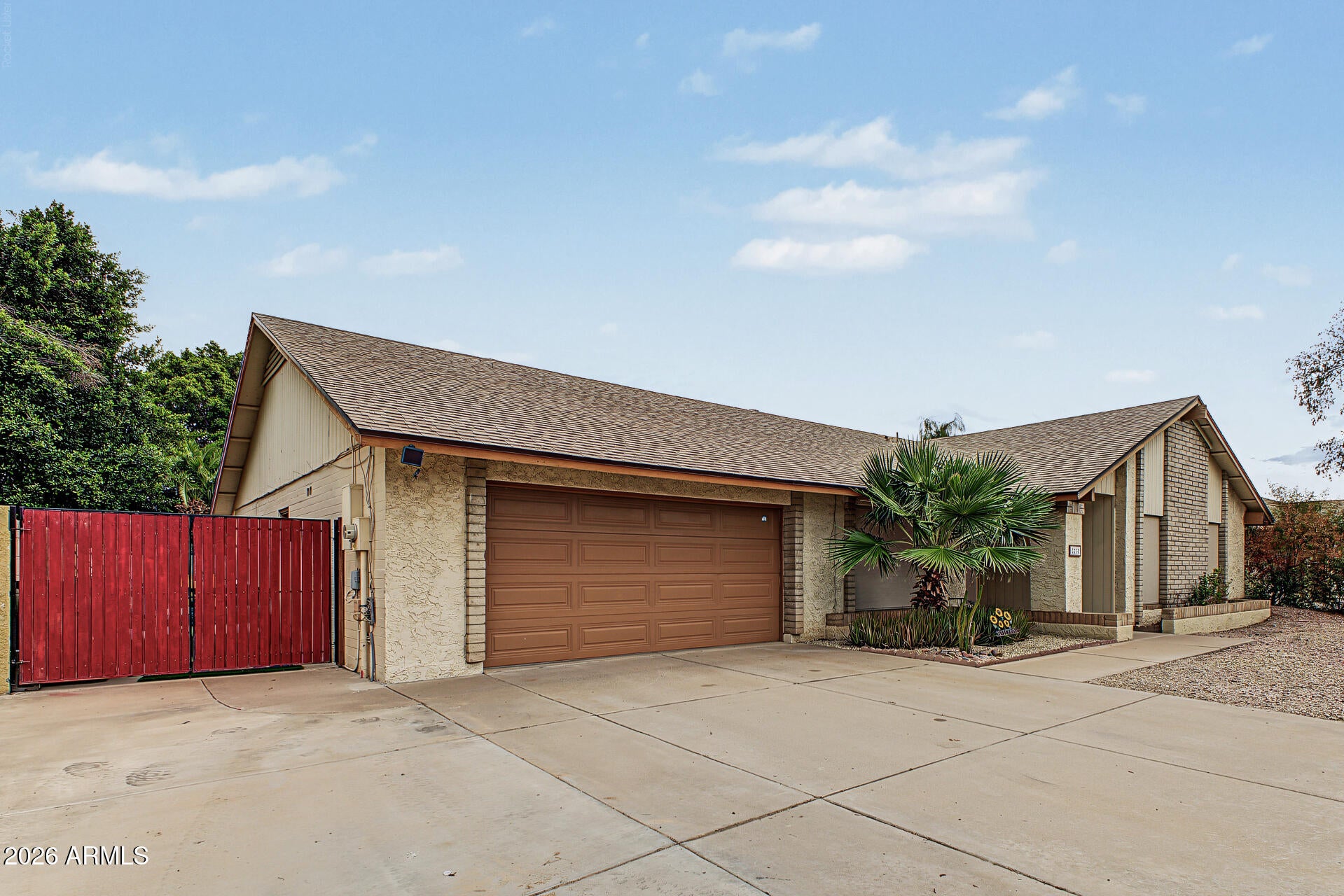 2238 W NARANJA Avenue