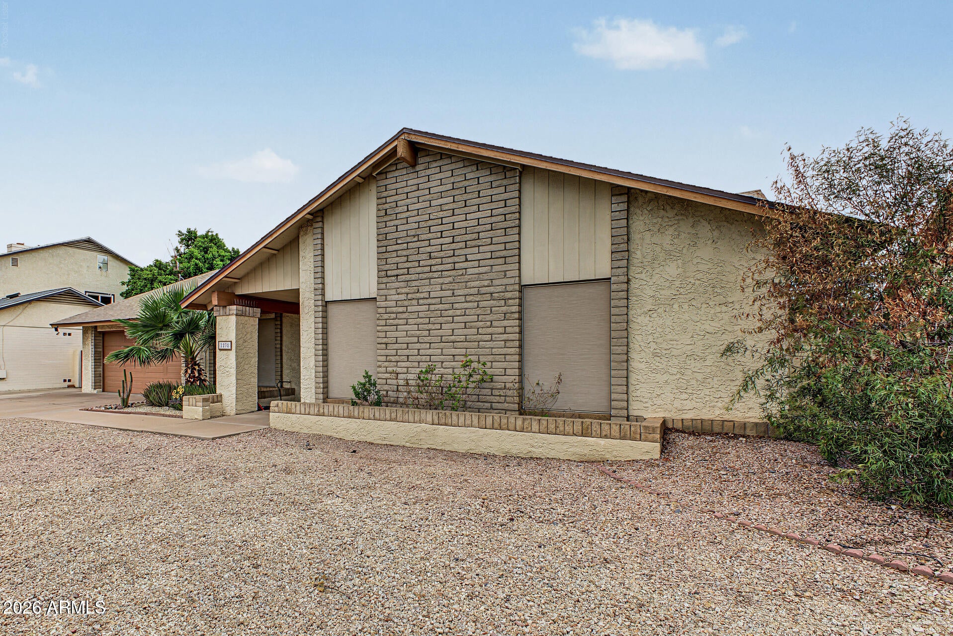 2238 W NARANJA Avenue
