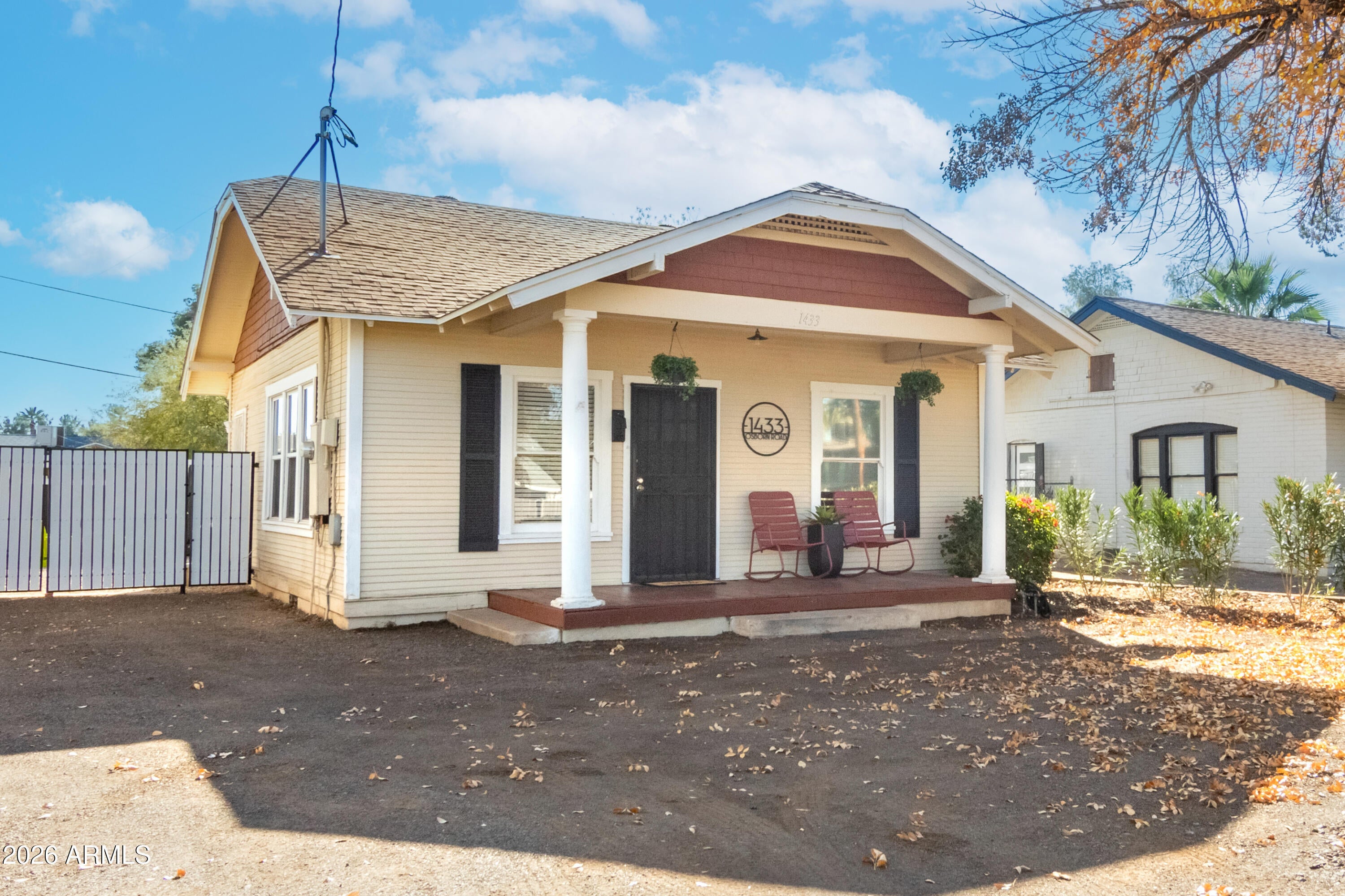 1433 E OSBORN Road