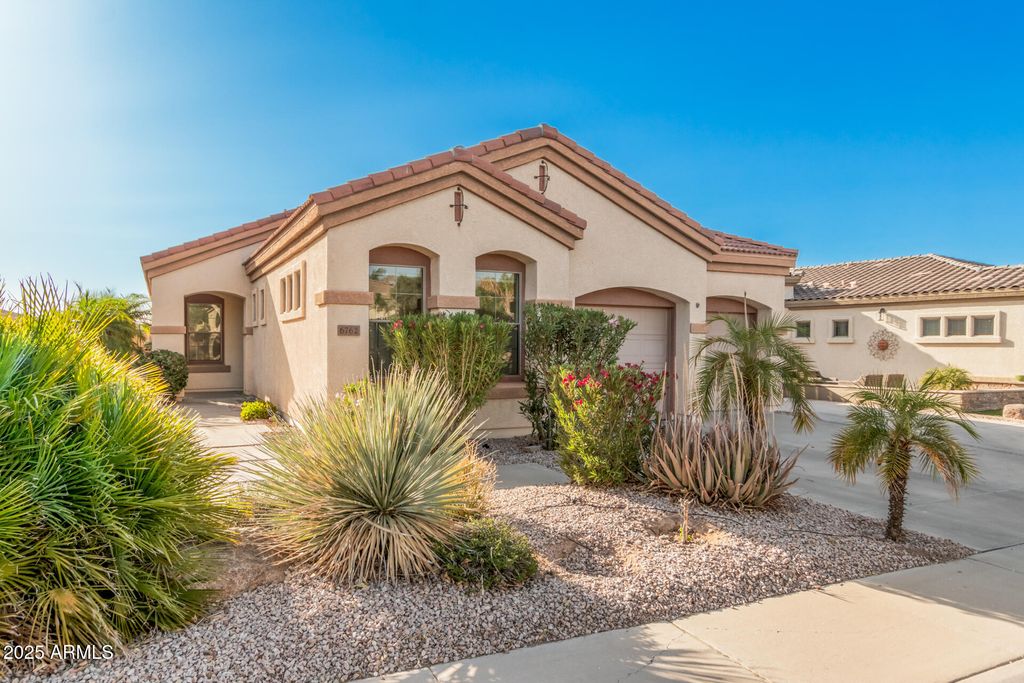 Photo of 6762 S St Andrews Way, Gilbert, AZ 85298 (MLS # 6929044)