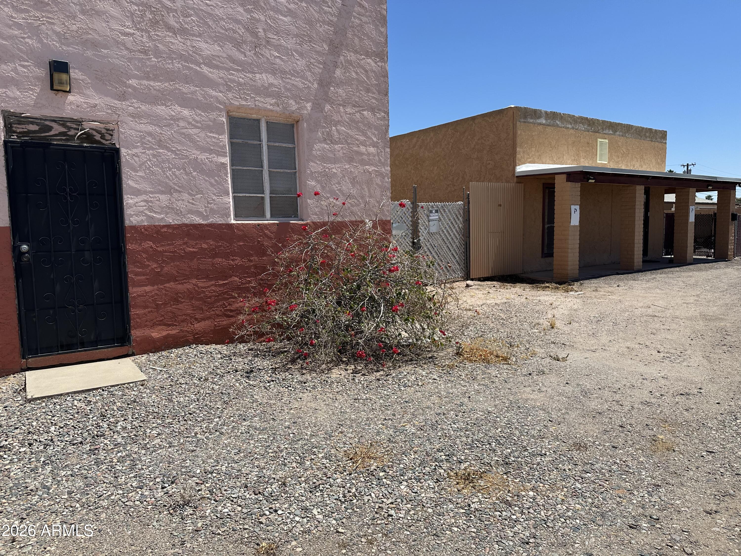 330 N Picacho Street
