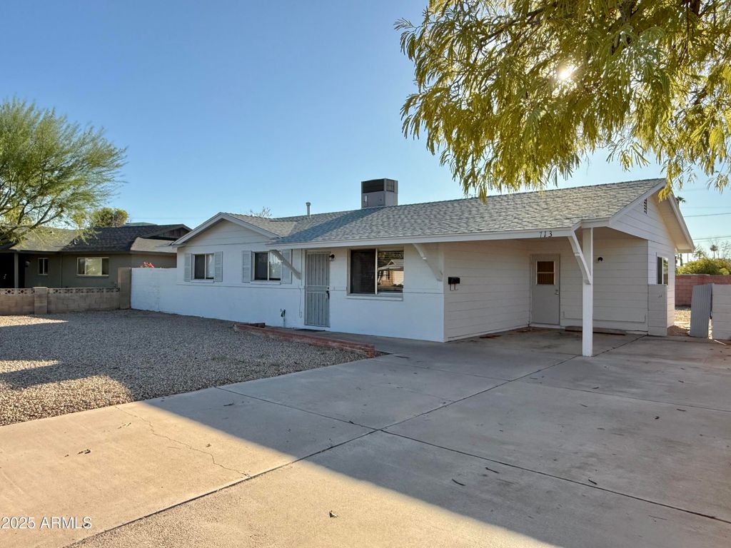 Photo of 713 E Campus Drive, Tempe, AZ 85282 (MLS # 6927162)