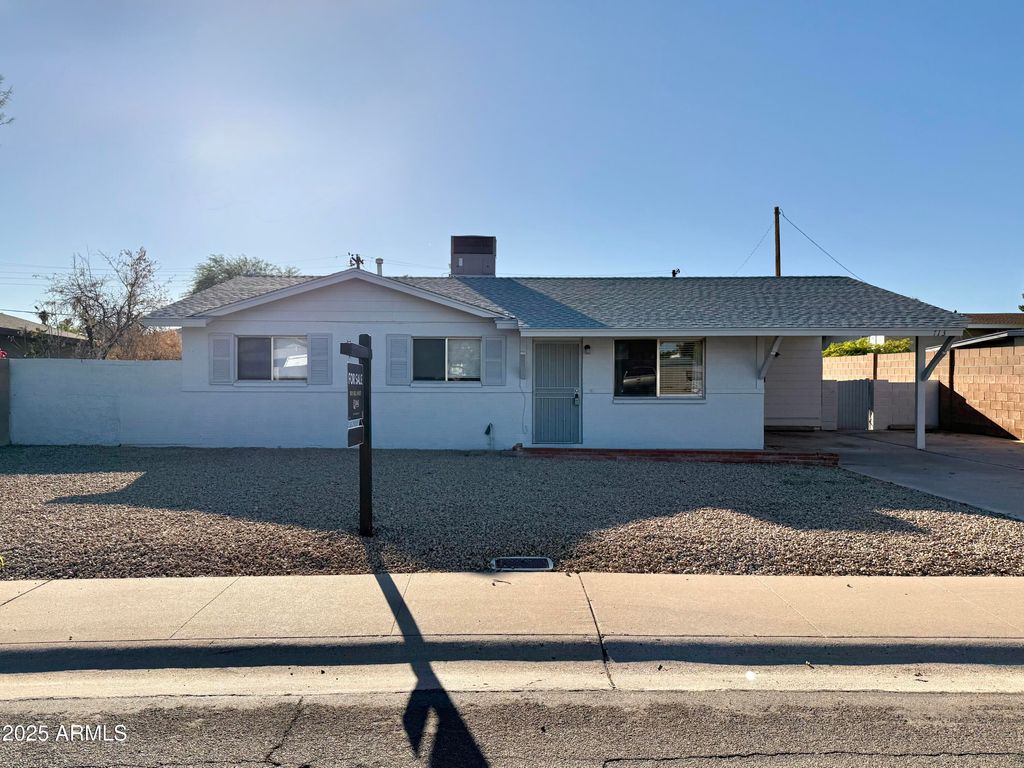 Photo of 713 E Campus Drive, Tempe, AZ 85282 (MLS # 6927162)
