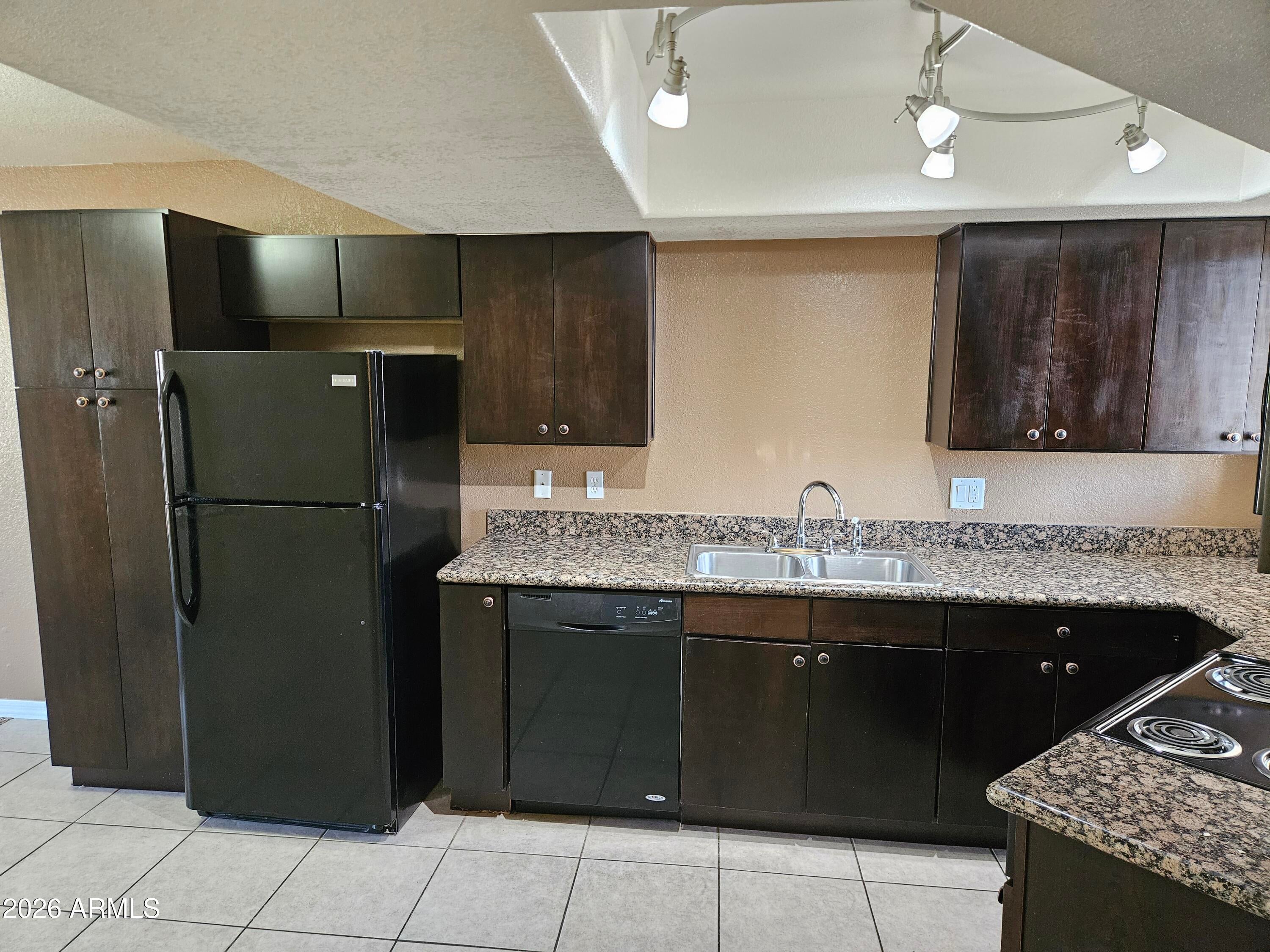 885 N GRANITE REEF Road 60A