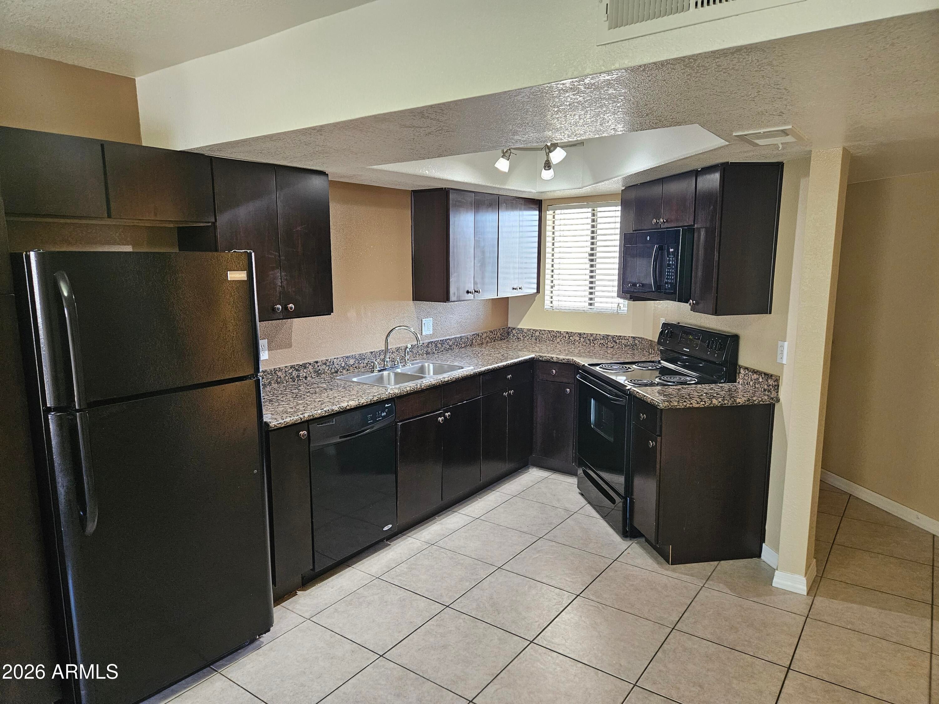 885 N GRANITE REEF Road 60A