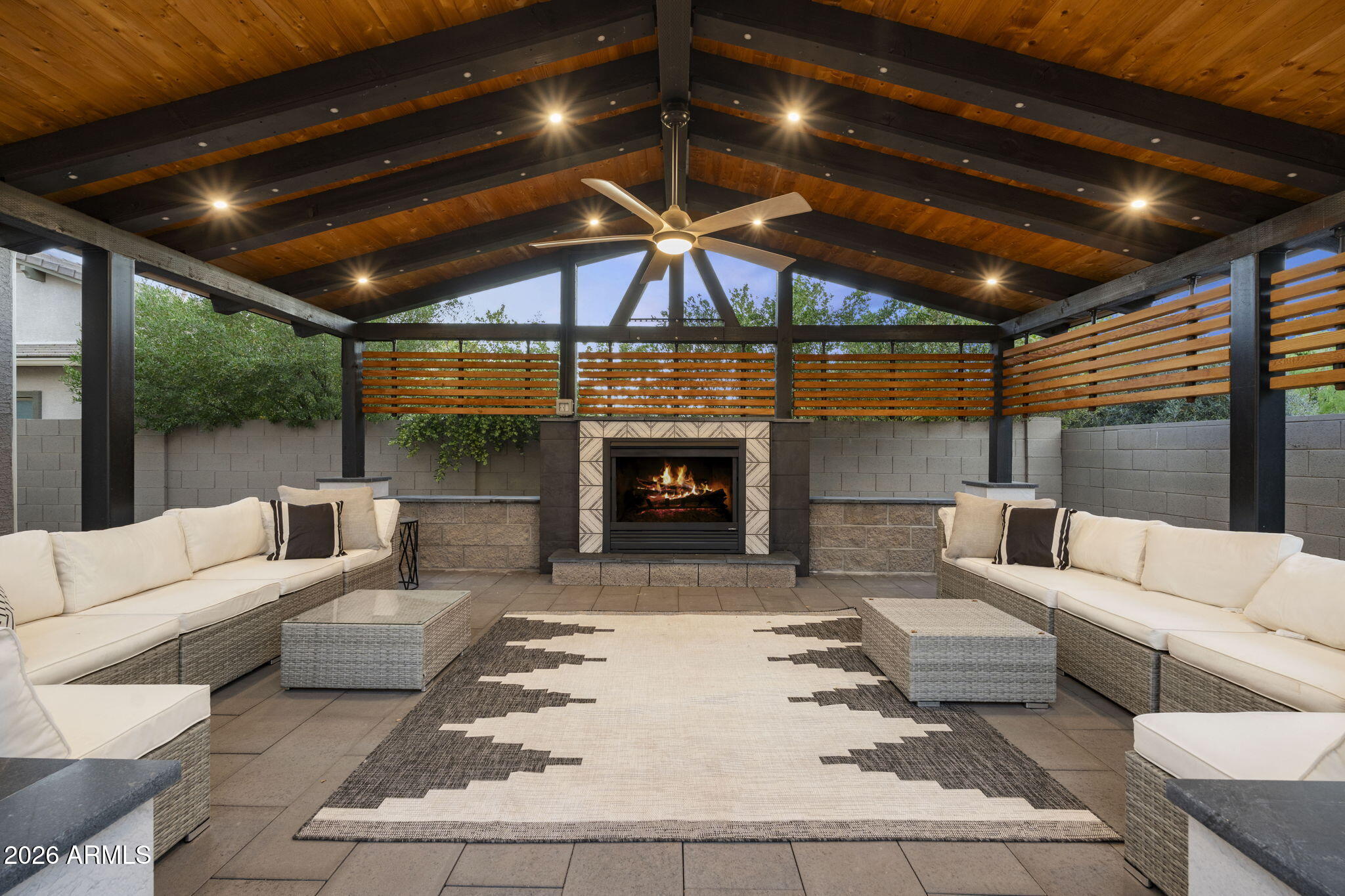 1170 E KENSINGTON Road