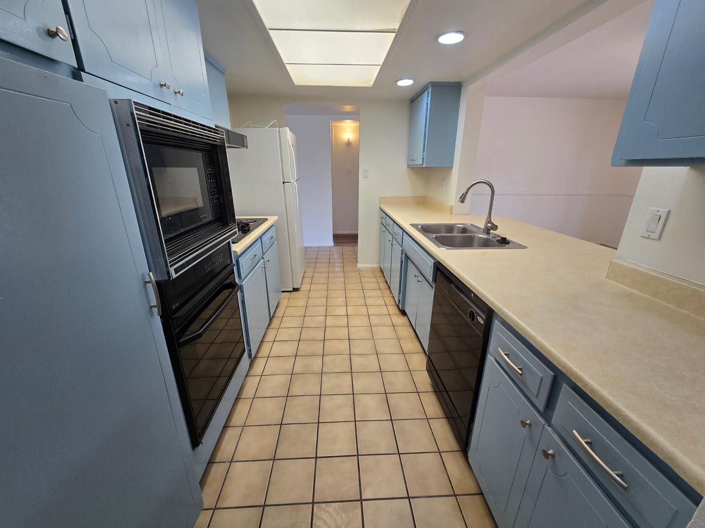 2527 S Rita Lane