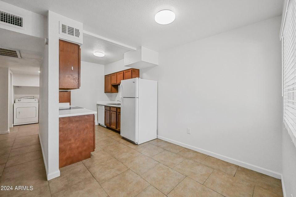 1518 W Colter Street Apt 10