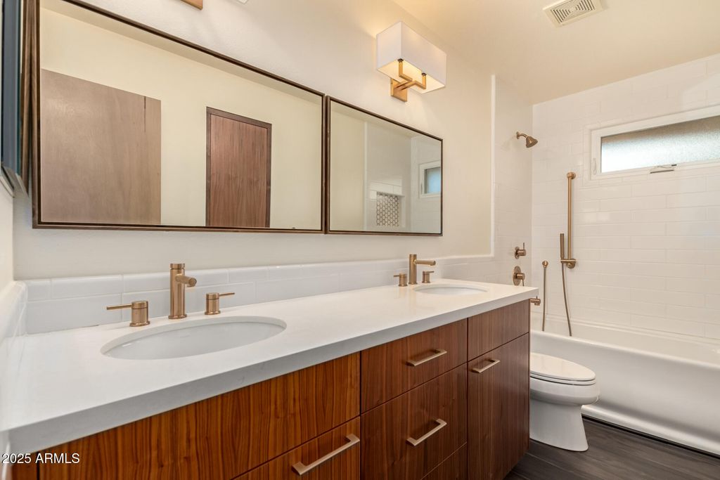 Photo of 1122 E Geneva Drive, Tempe, AZ 85282 (MLS # 6918309)
