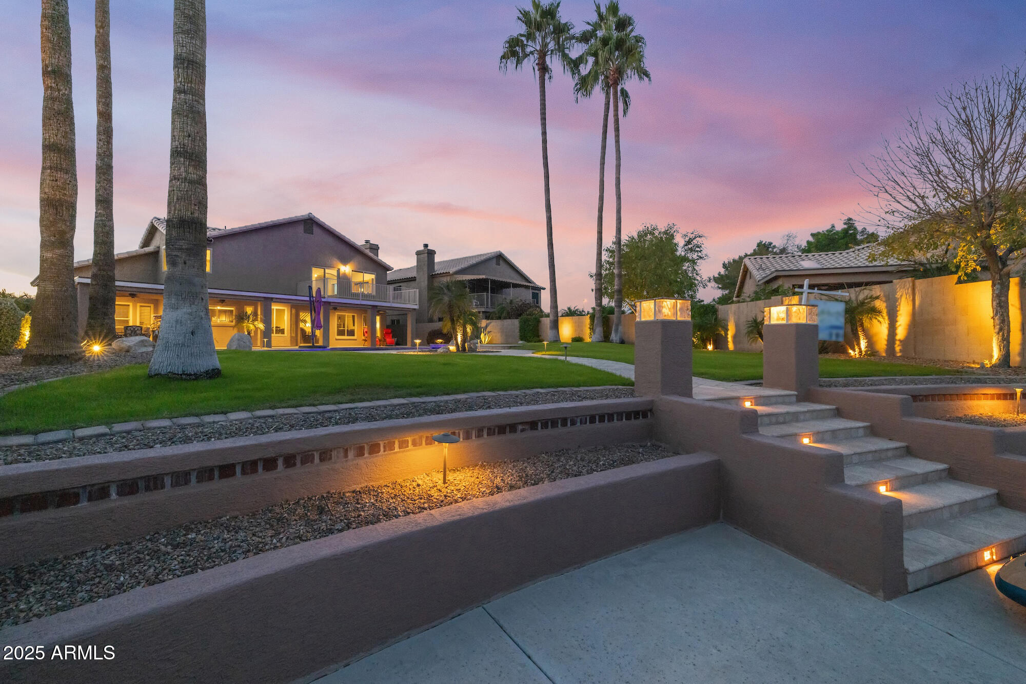 919 S PARADISE Drive