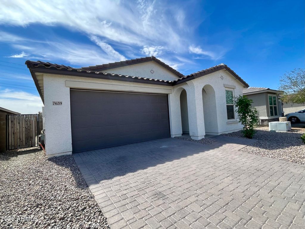 Photo of 7639 W Riverside Avenue, Phoenix, AZ 85043 (MLS # 7002573)