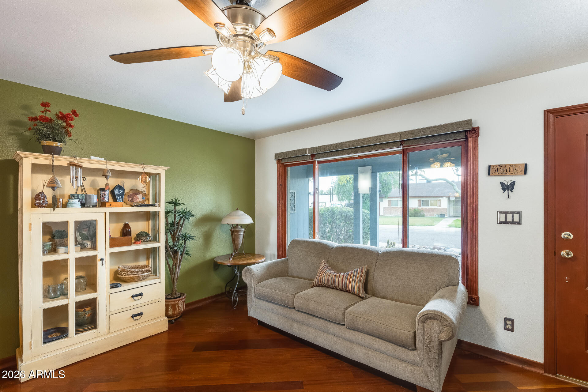 2910 E WINDROSE Drive