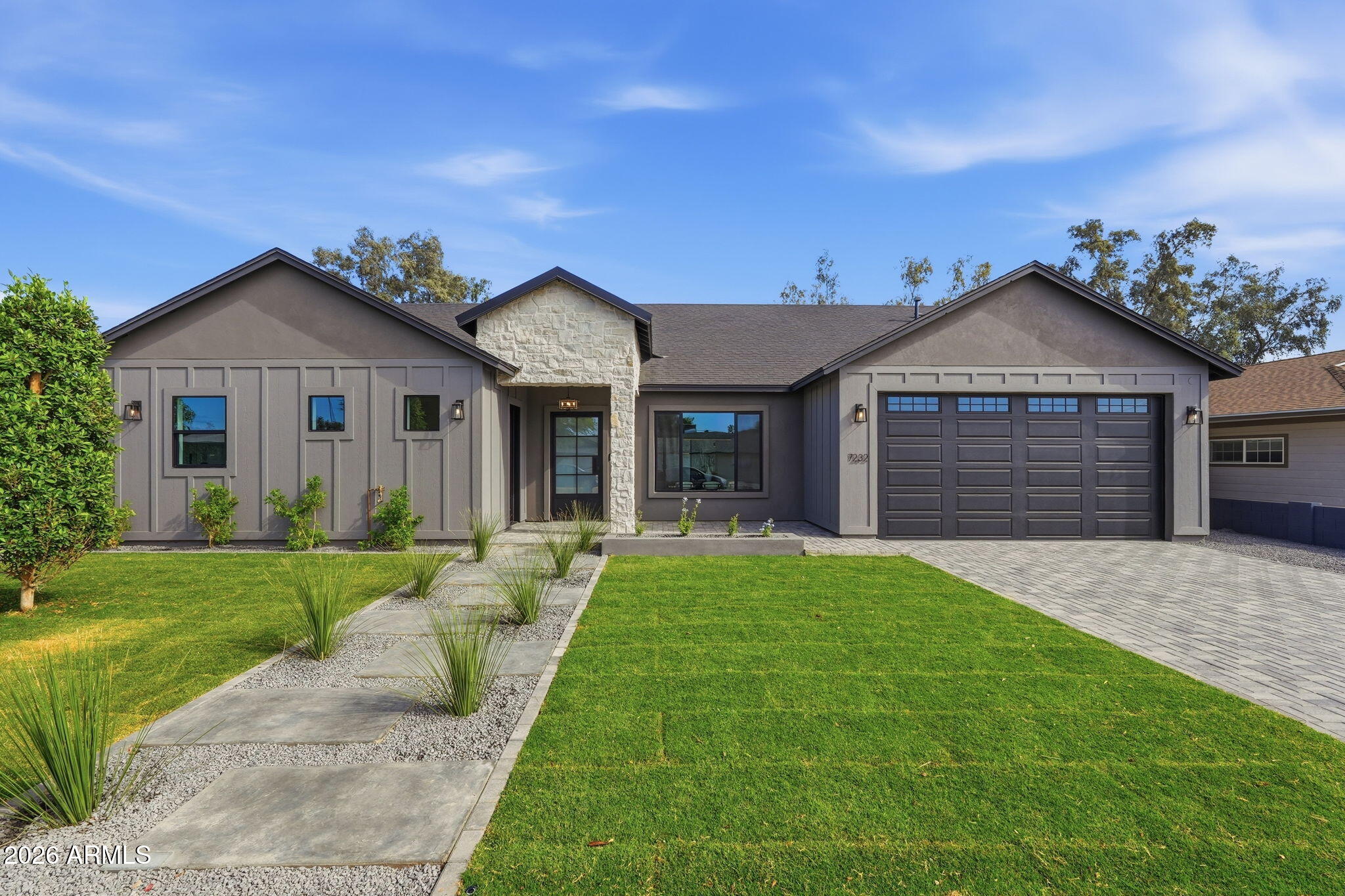 7232 E CAMBRIDGE Avenue