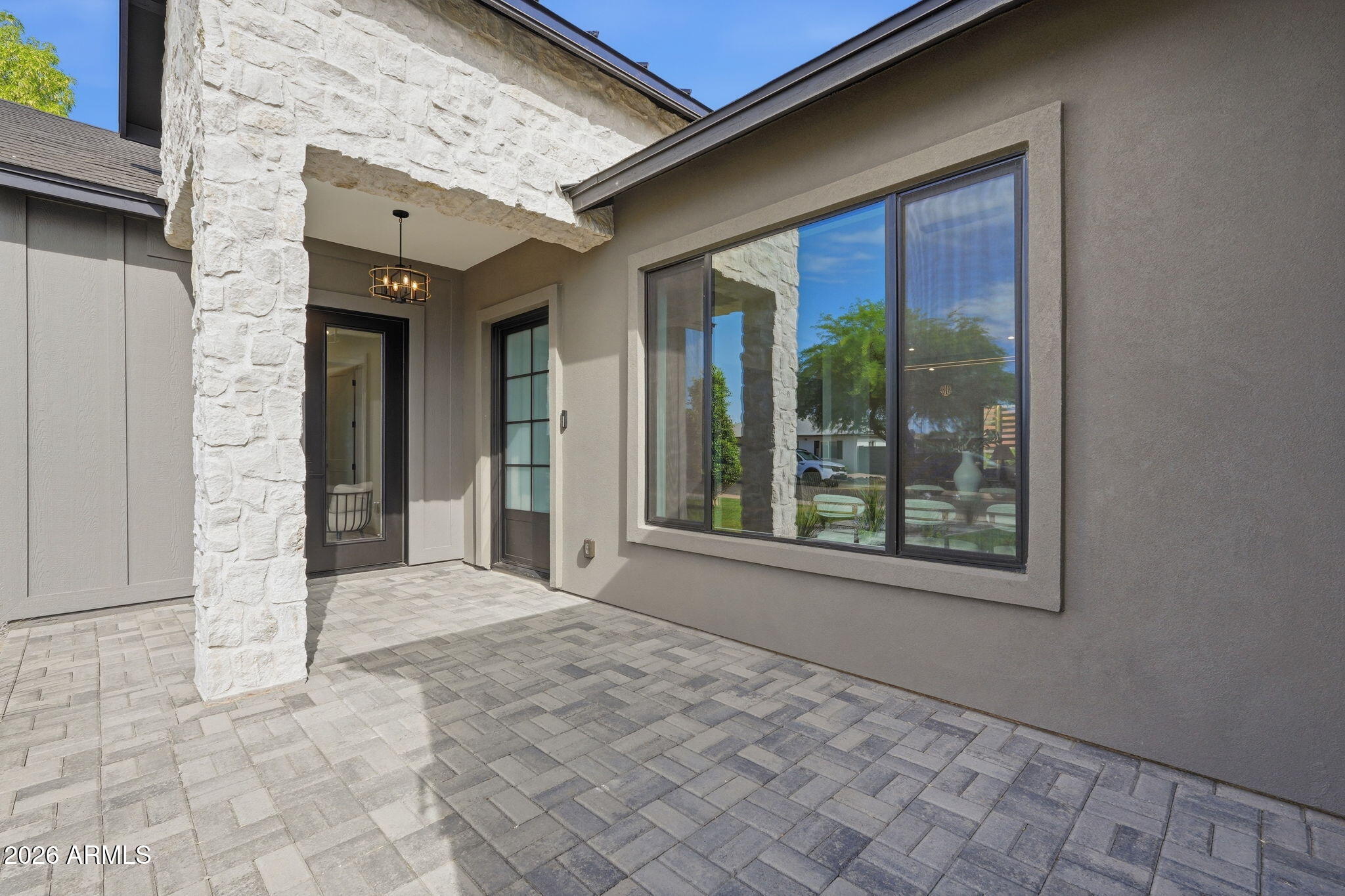 7232 E CAMBRIDGE Avenue