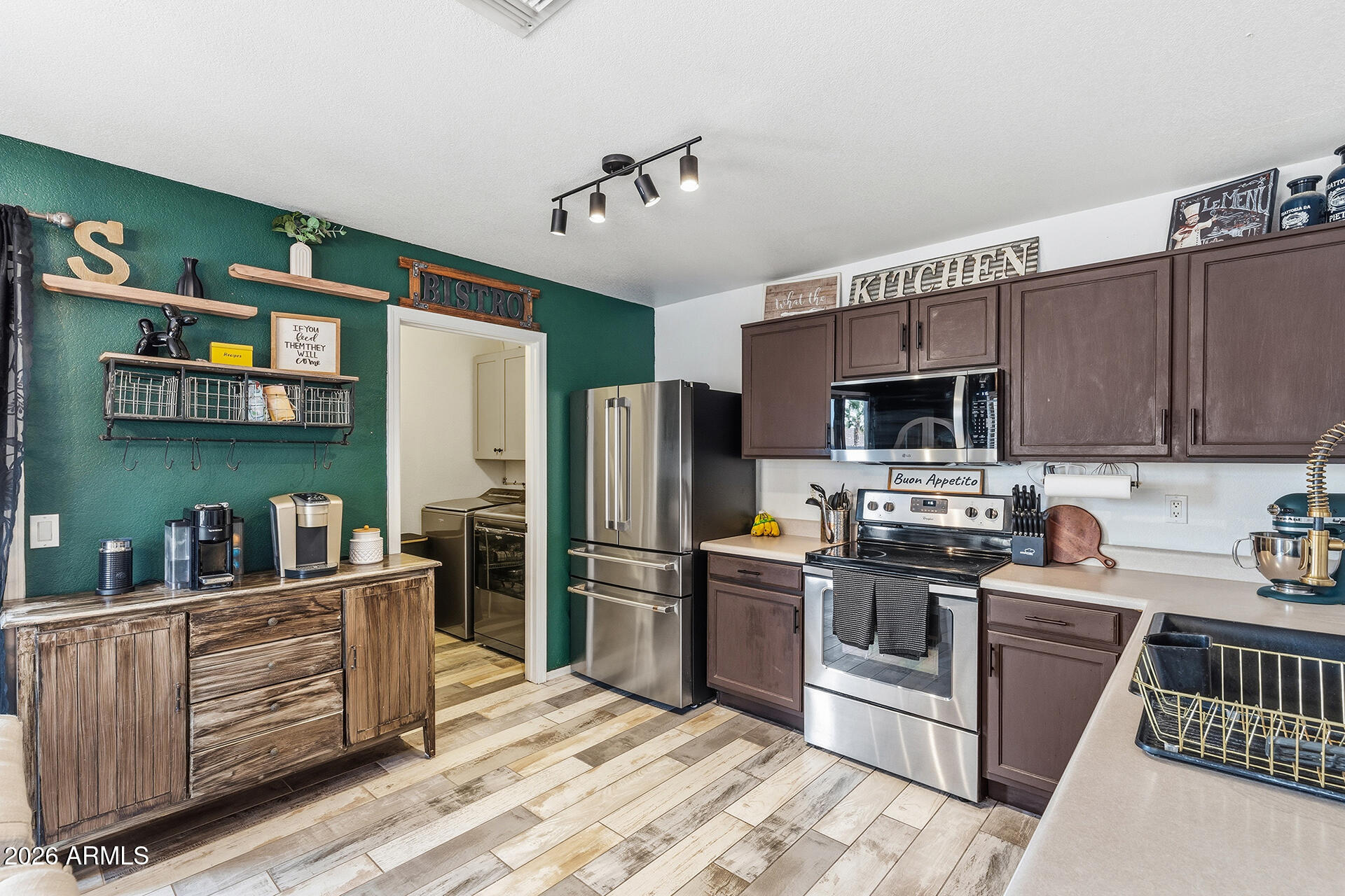 1018 E COWBOY COVE Trail