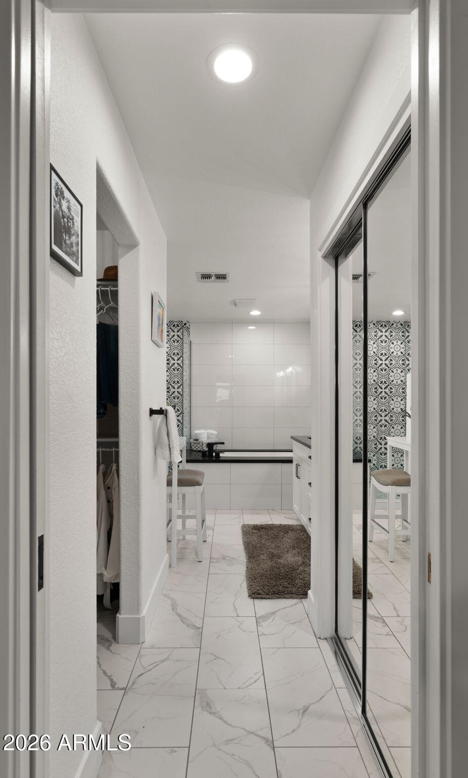 S25 T1N R8E - Residential
