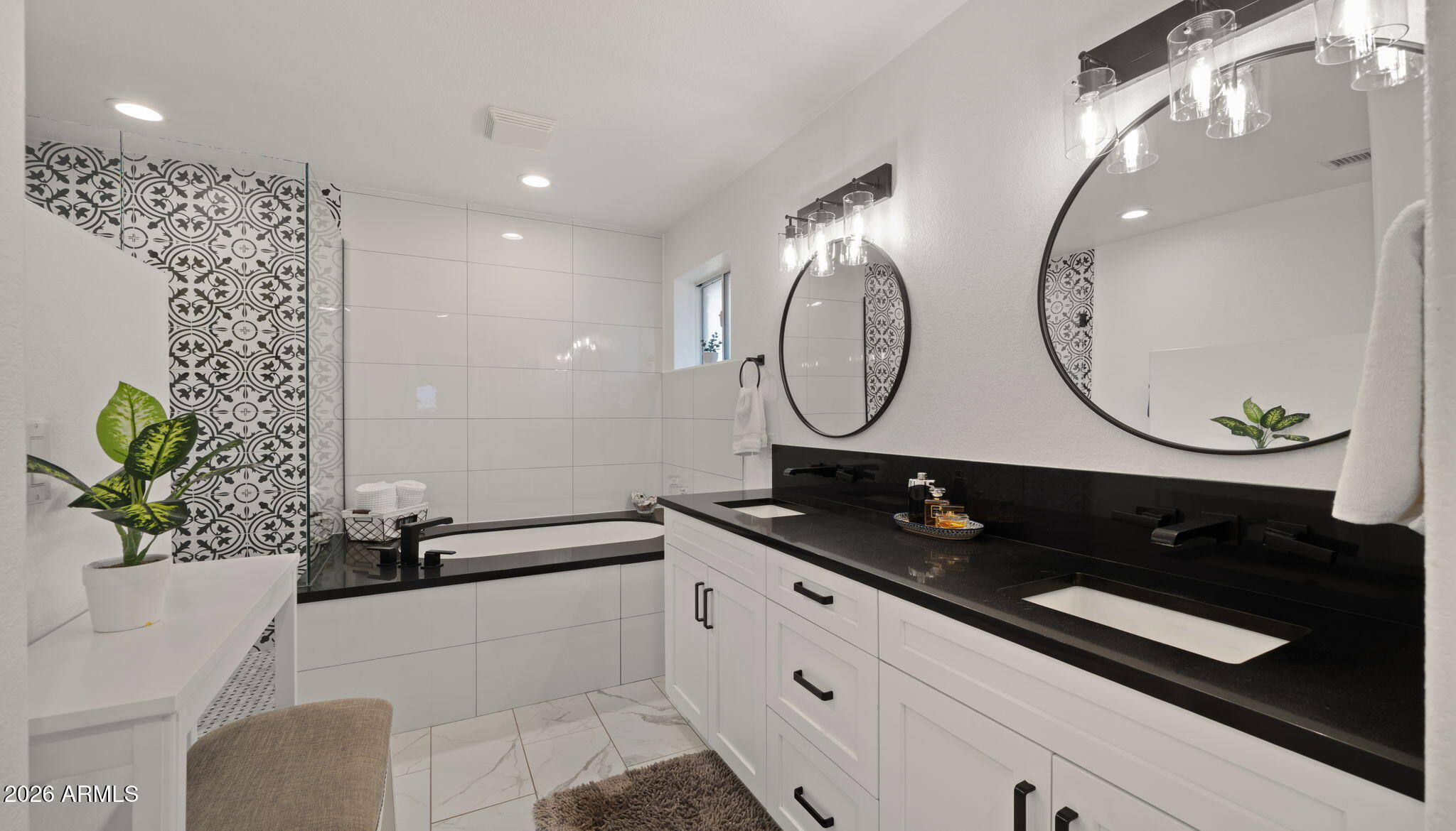 S25 T1N R8E - Residential