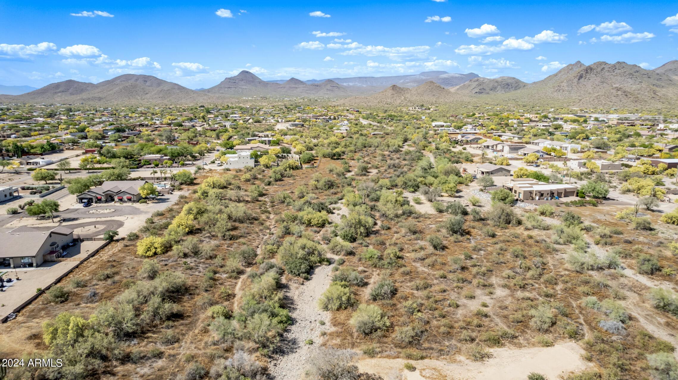 0 E Carriage Drive -