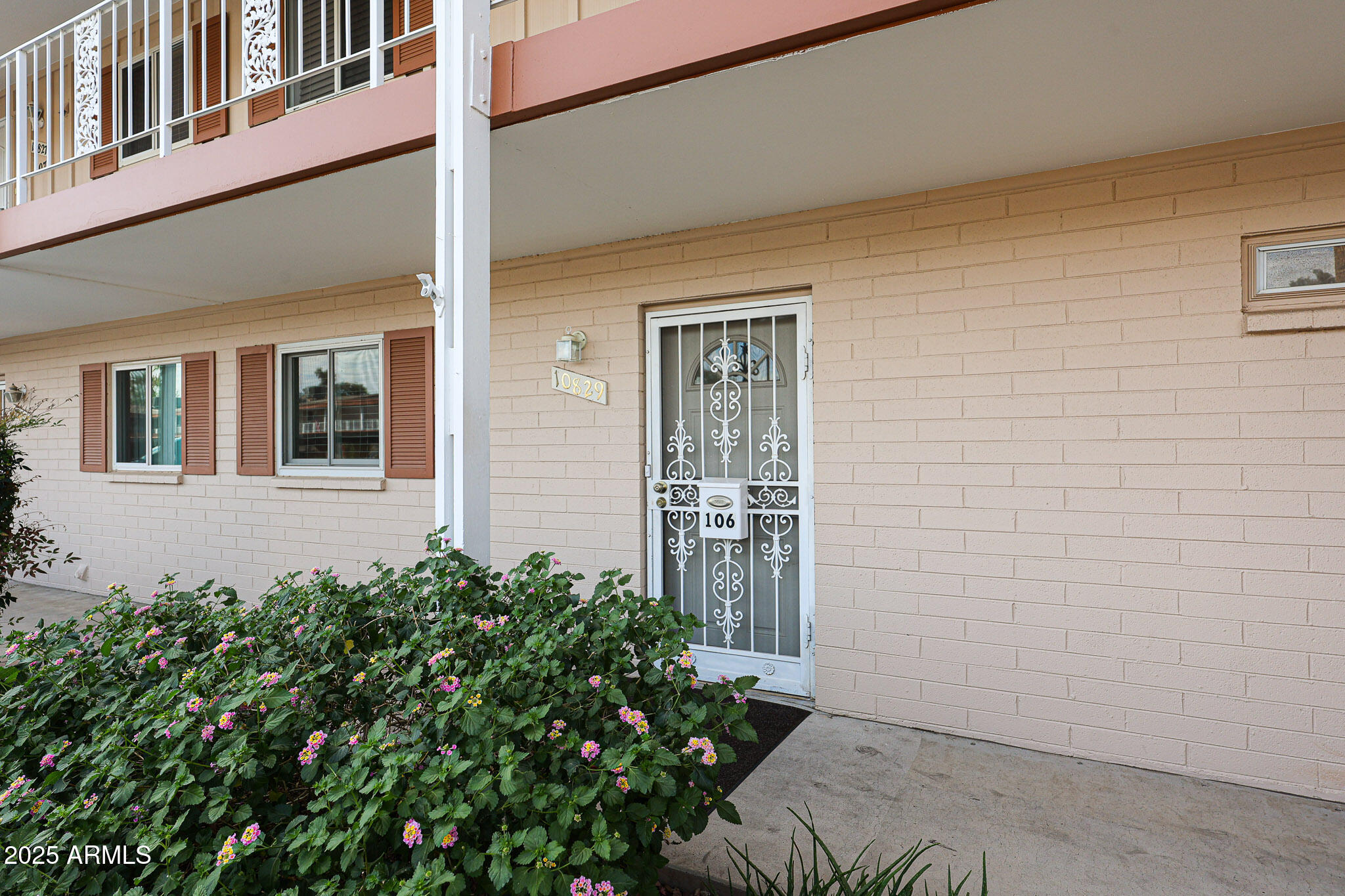 10829 N FAIRWAY Court W 106