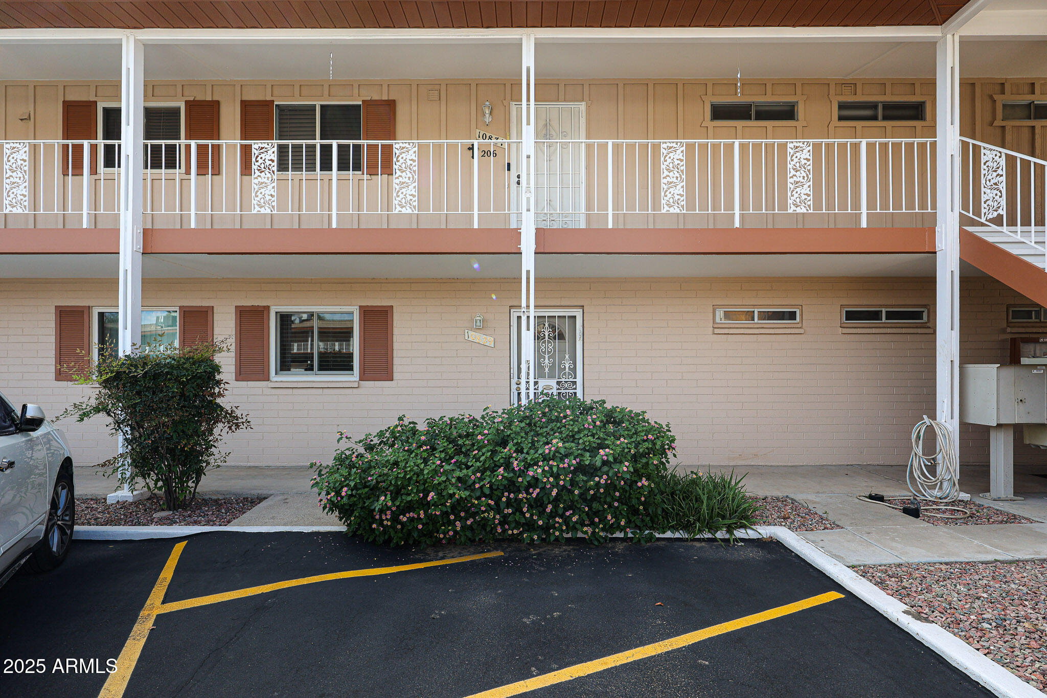 10829 N FAIRWAY Court W 106