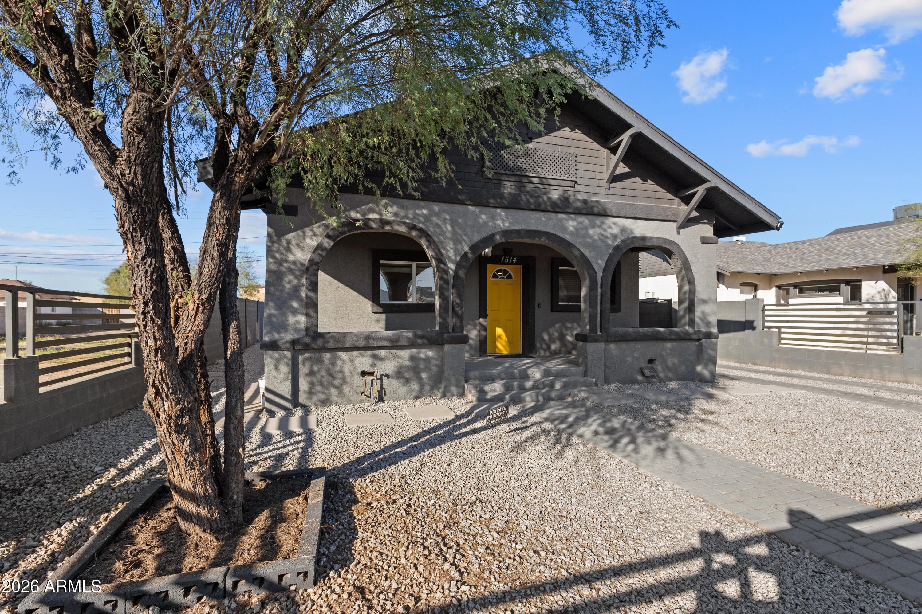 1514 W MONROE Street